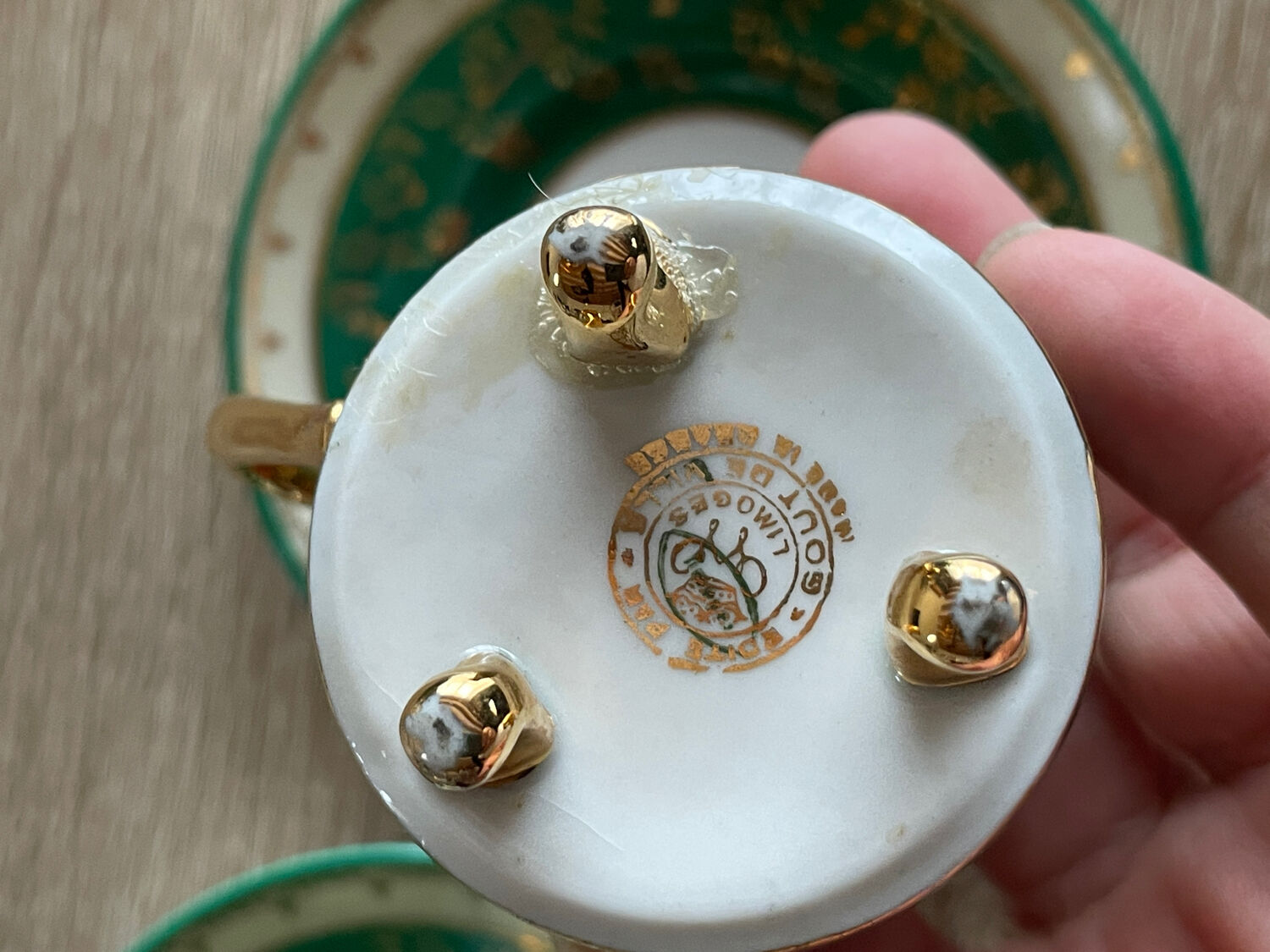 Deux tasses en porcelaine