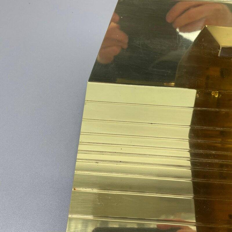 Grande applique en laiton par Vereinigte Werkstätten, 1980