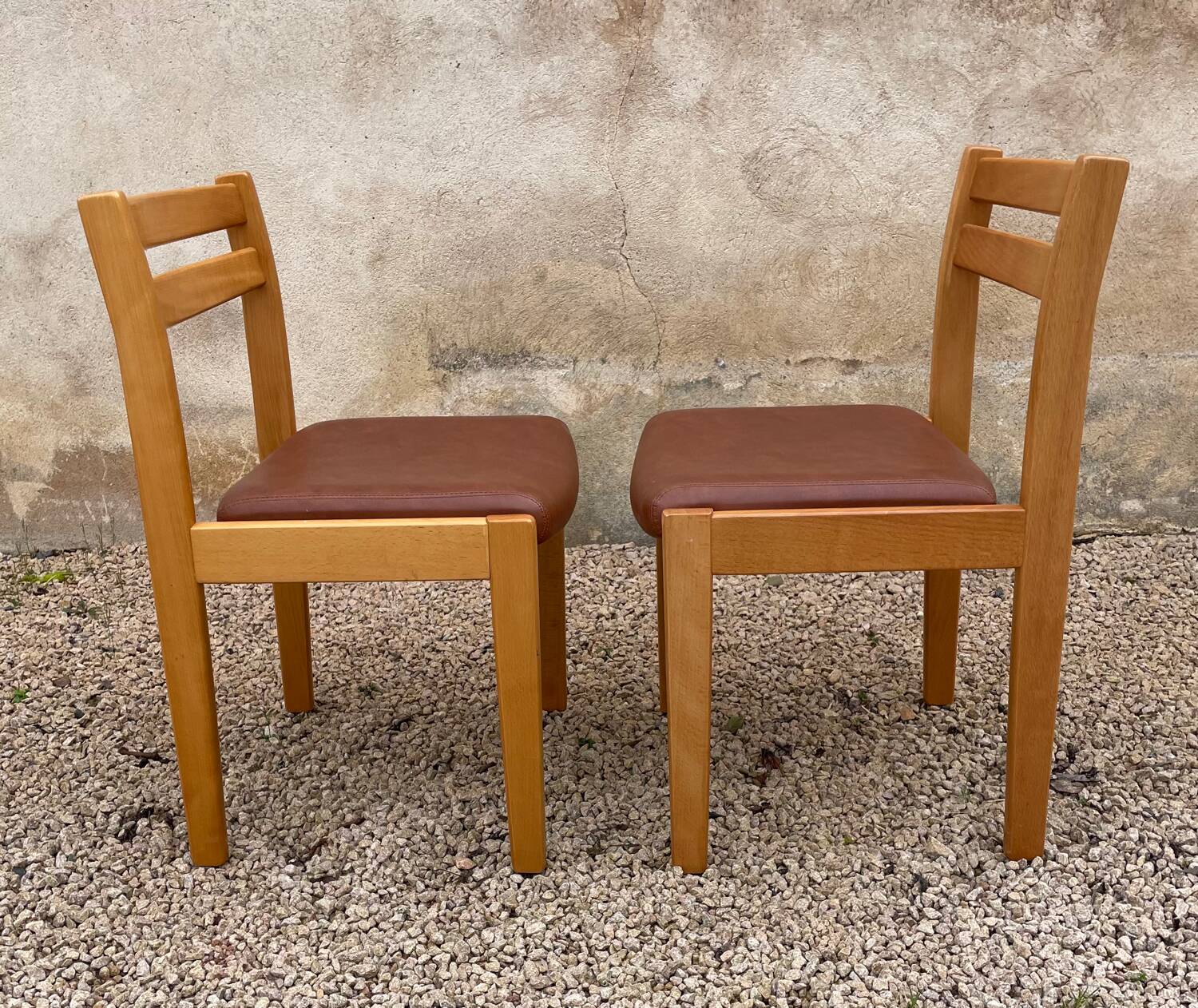 Paire de chaises vintage bois et Skaï