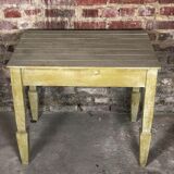 Table en sapin patiné vert clair 1970