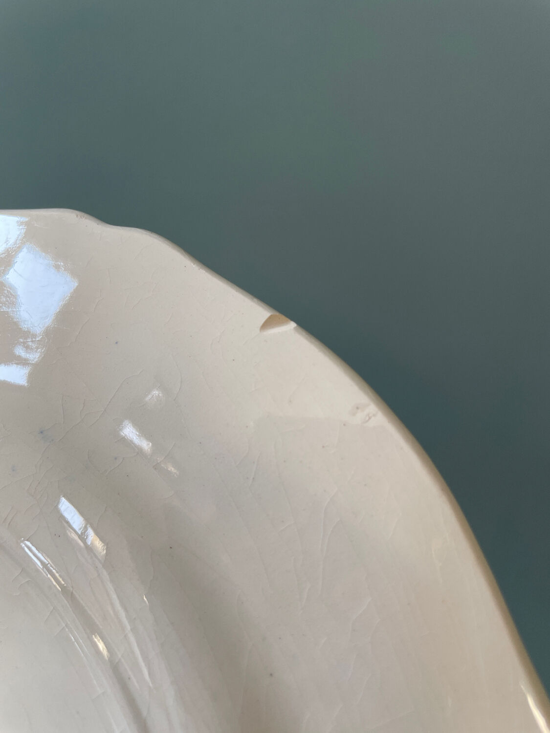 Set of 7 flat plates in Gien earthenware, Delft décor