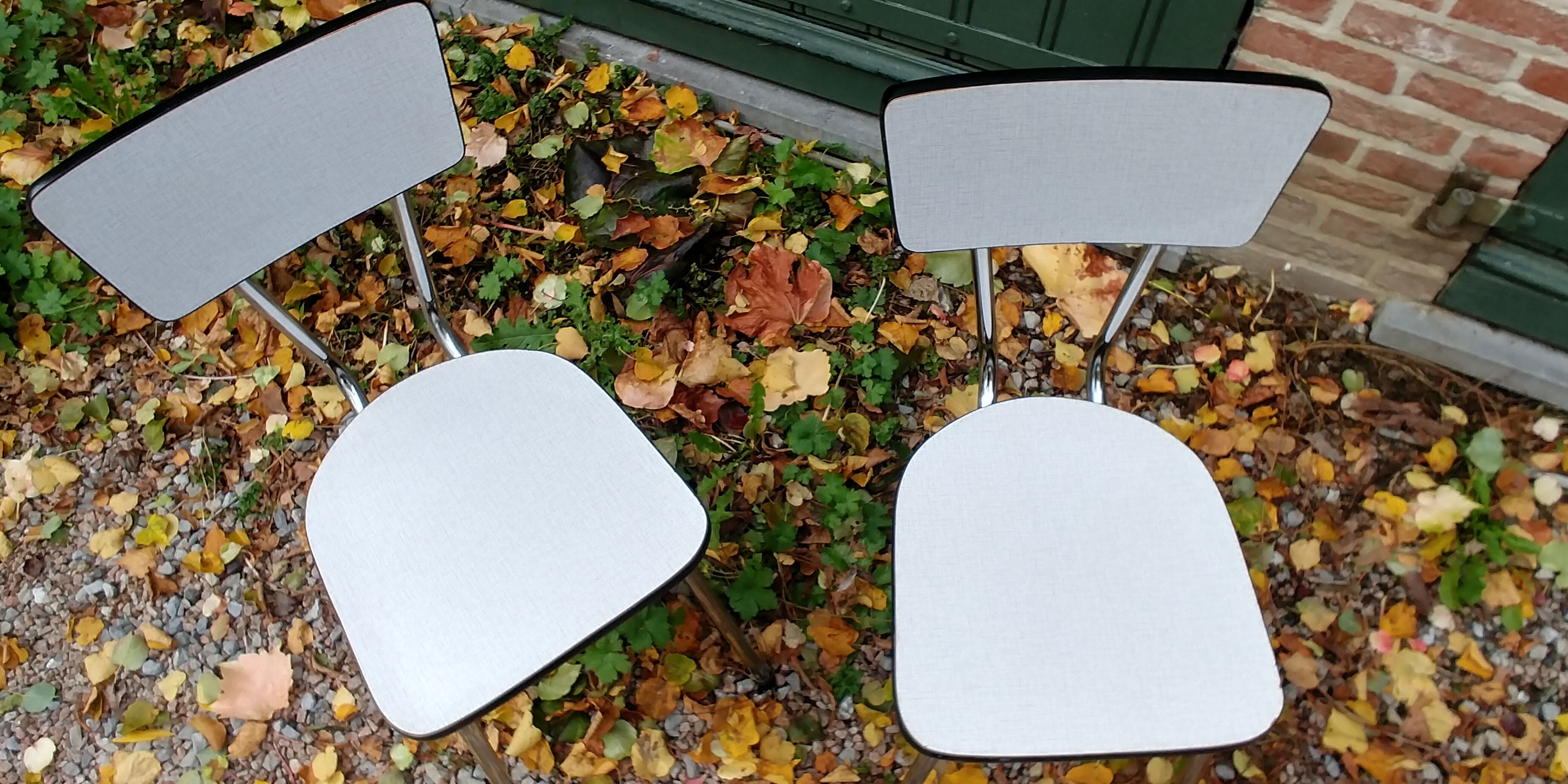 Pair of chairs in formica