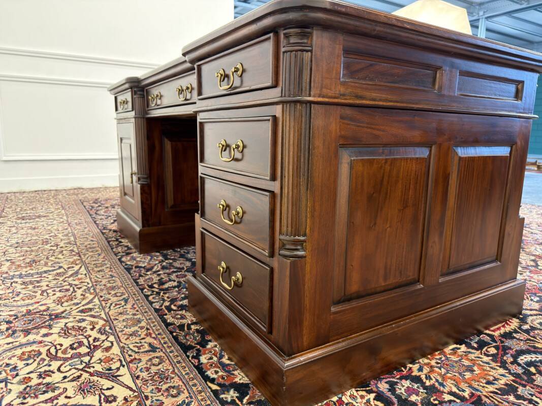 Classic English Desk Partnerdesk