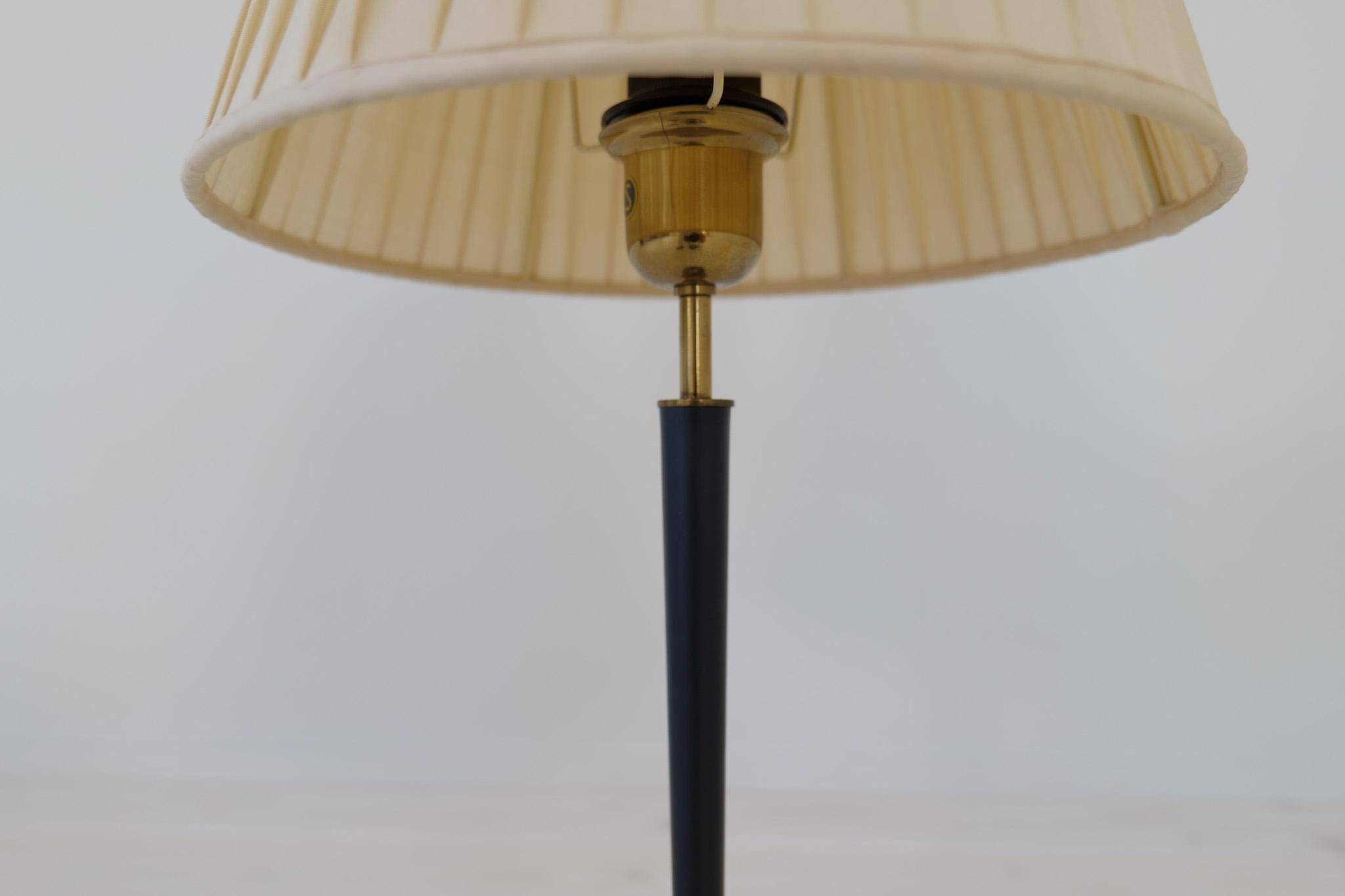 Mid-century modern table lamp in brass and cast iron Asea Sweden, 1950s
