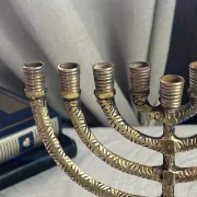 Chandelier, menorah à  neuf branches en laiton massif 