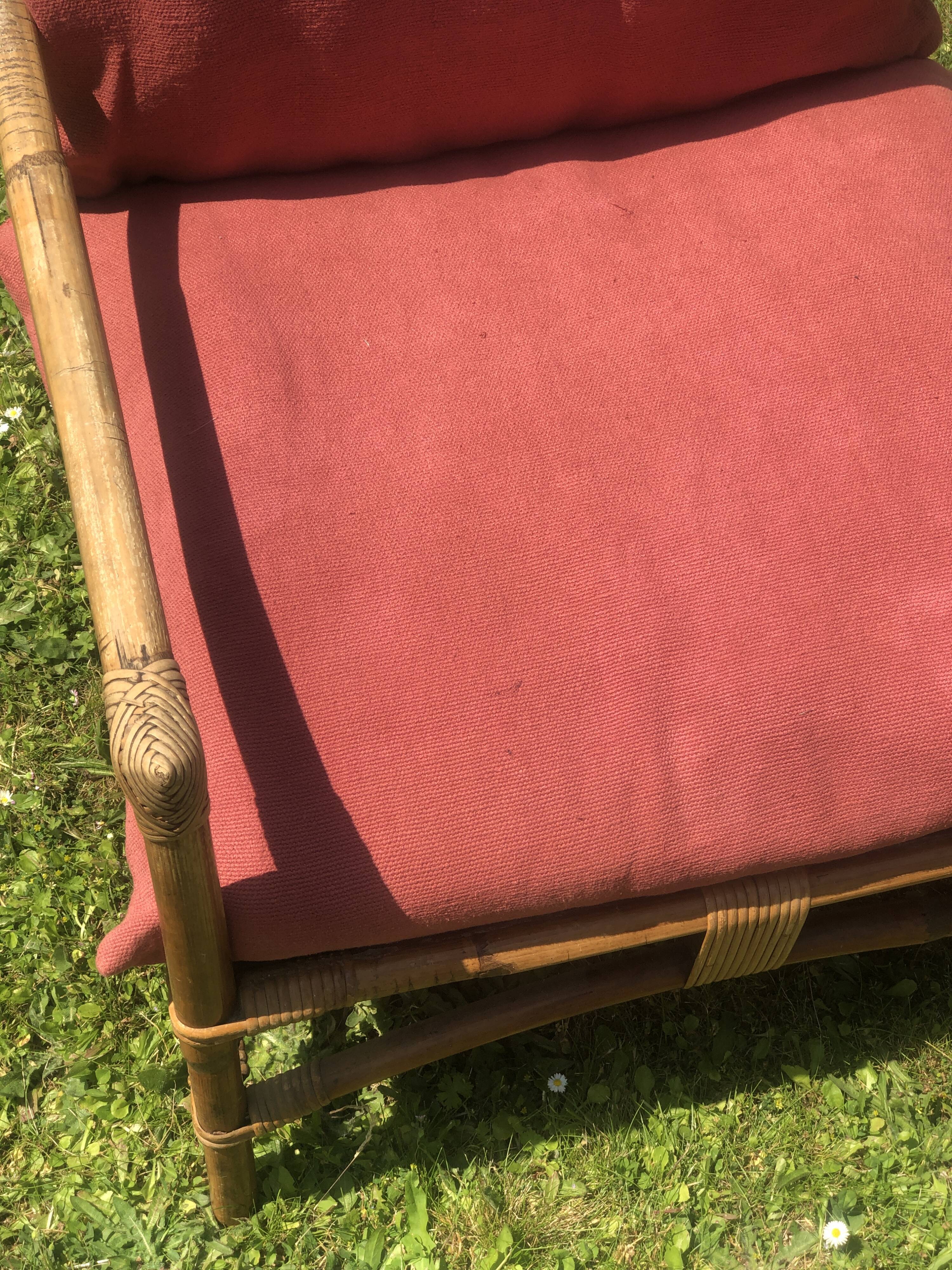 Rattan living room with 2 armchairs, coffee table cushions