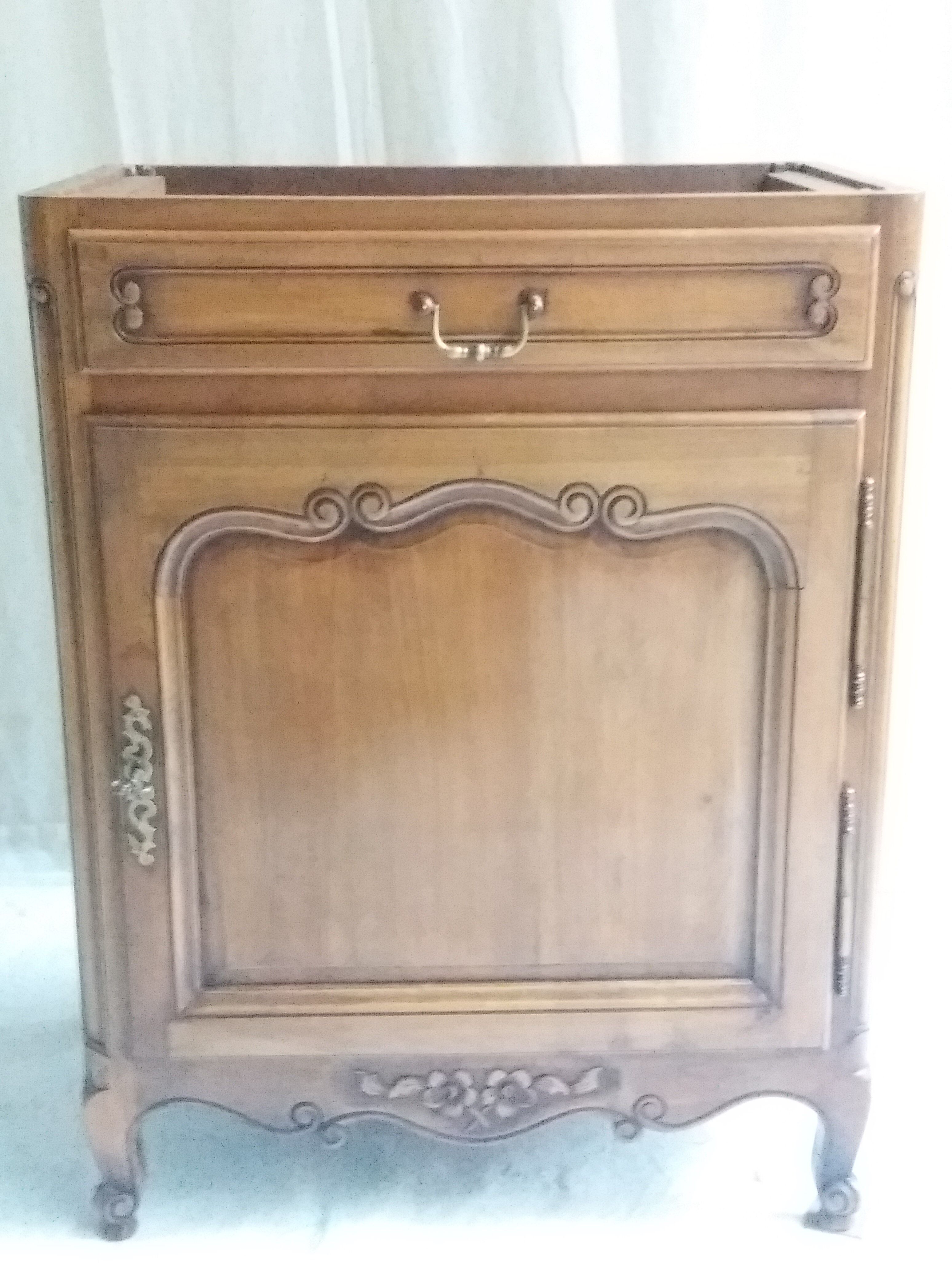 Louis xv-style confectioner in walnut