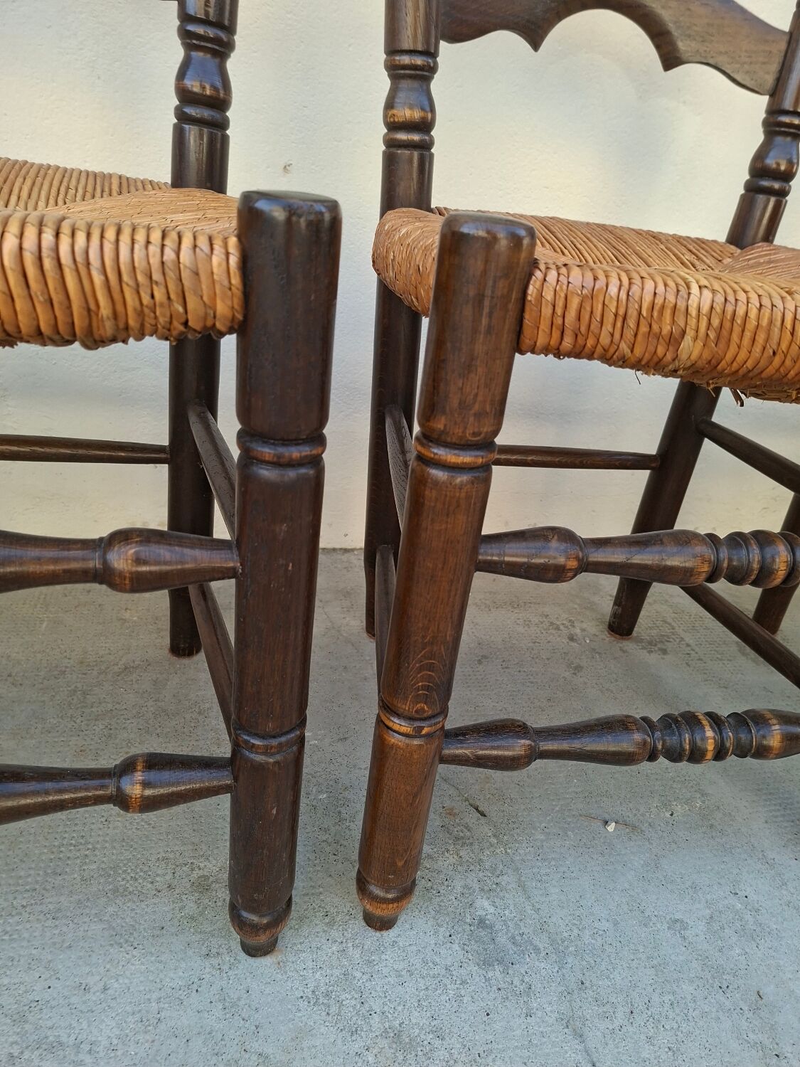 Set of 6 high-backed straw-seated chairs in solid oak from the early 1900s.