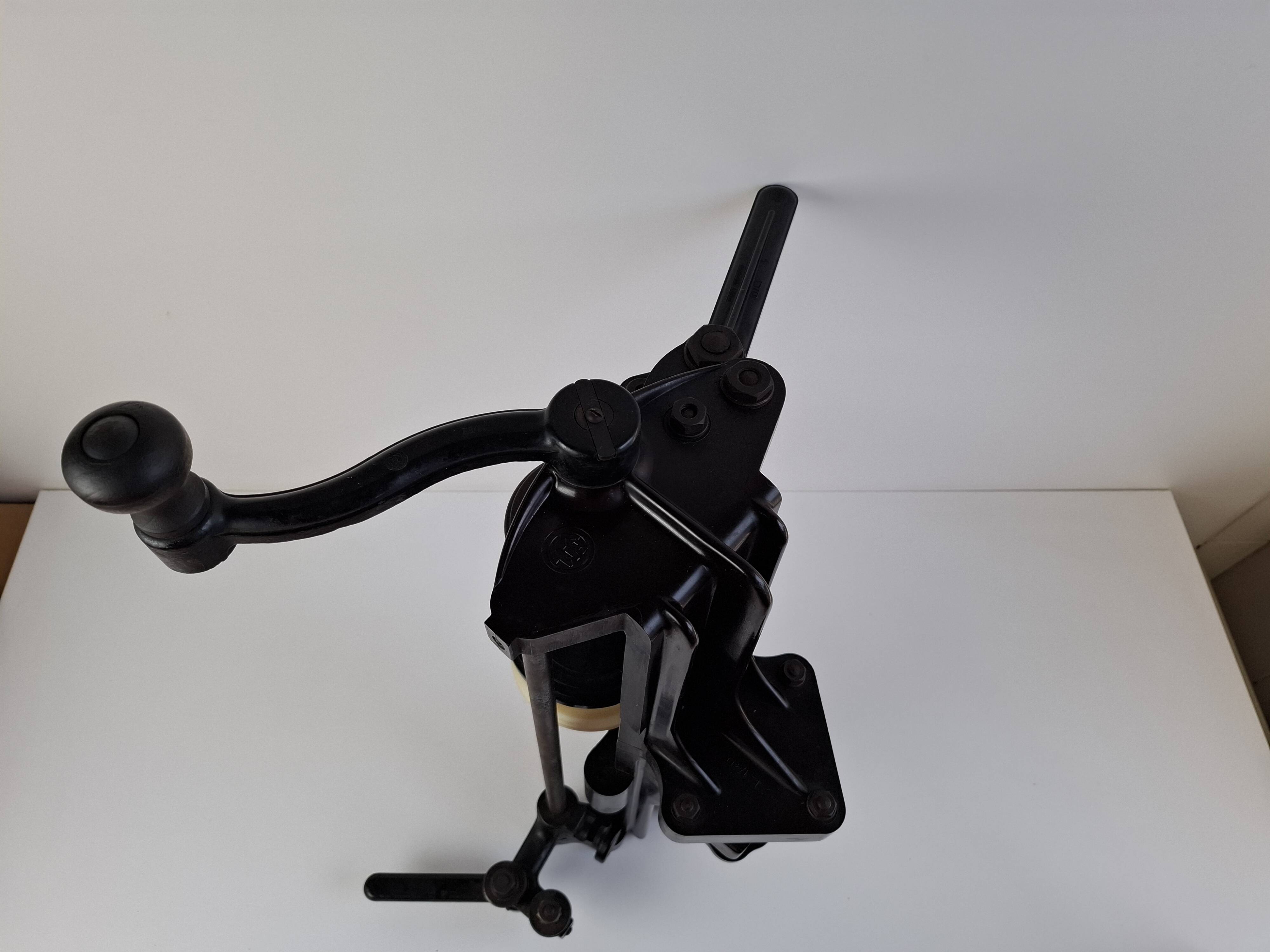 Art Deco Czechoslovak Industrial Tabletop Can Closer, 1930s