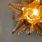 Vintage wall light in gold metal with leaf decorations