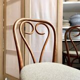 Heart bistro chair in beech and green wool