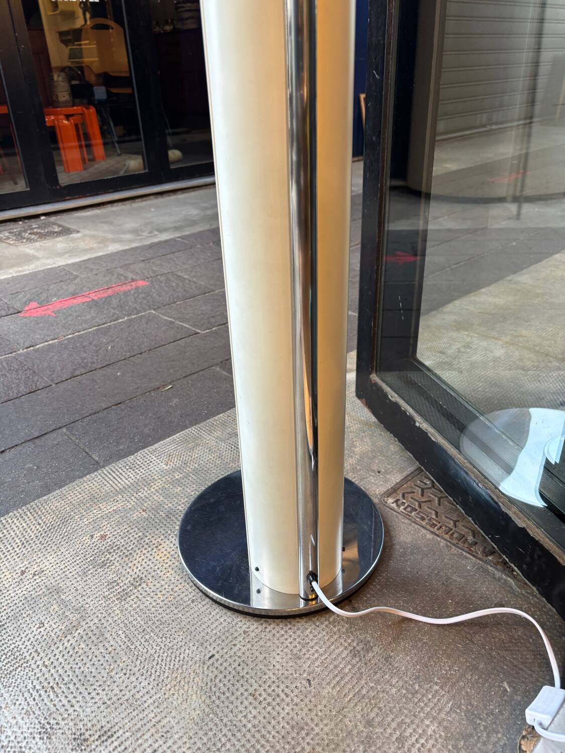 Vintage design floor lamp in chrome and white metal 70'