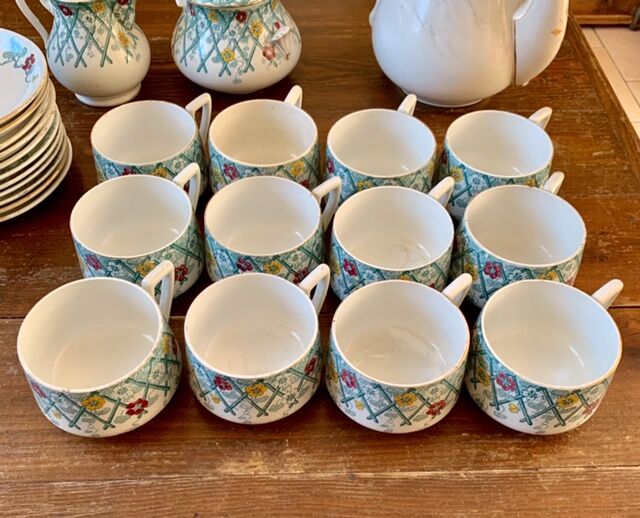 Coffee service or porcelain tea from Sarreguemines, 26 pieces