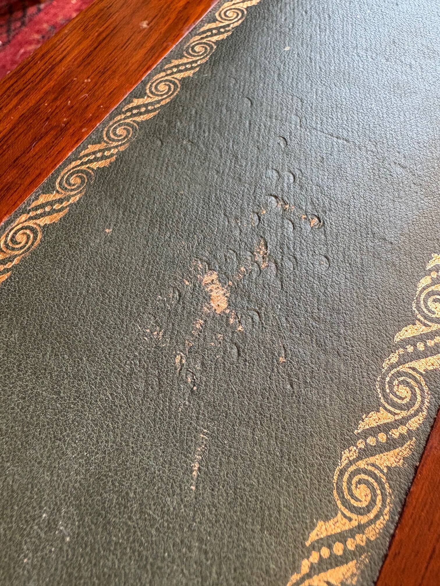 Escabeau de bibliothèque en bois massif avec marches gainées cuir