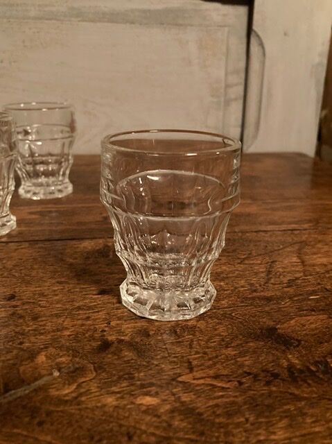 Faceted aperitif glasses