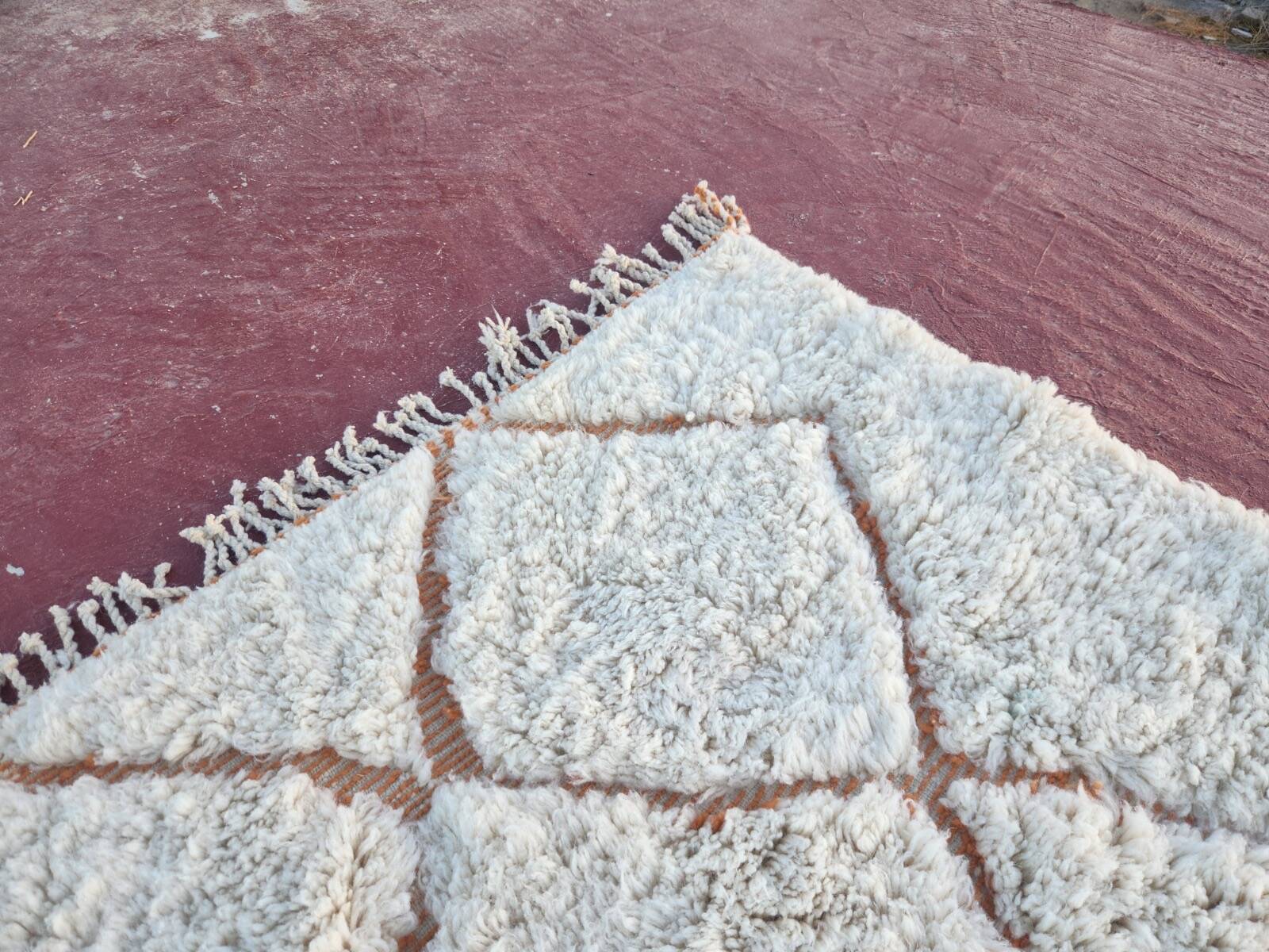 Beni Ouarain rug 300x200 cm – Thick ivory wool, diamond patterns