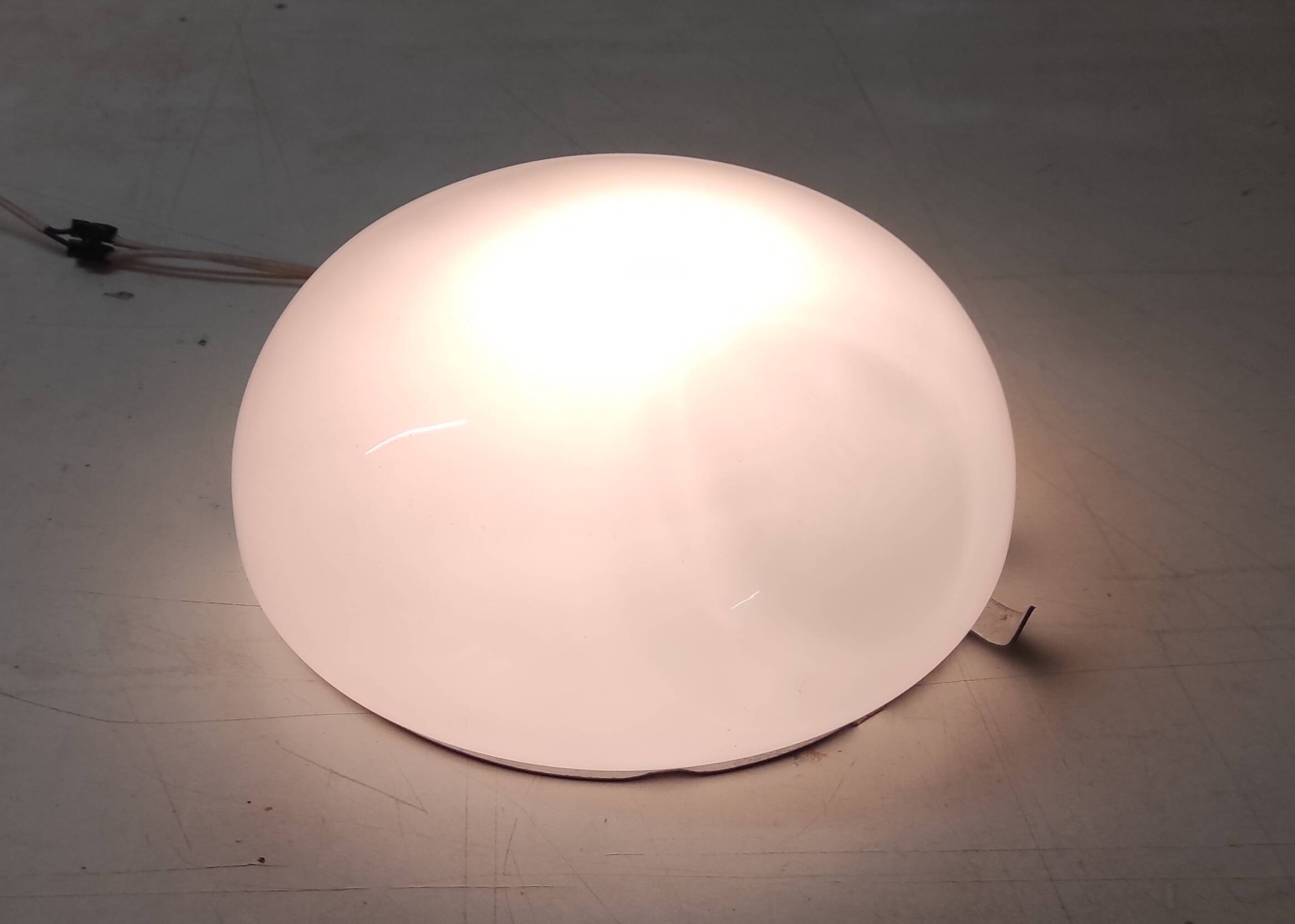 Plafonnier ou applique globe opaline diam. 25 cm - mid. XXème