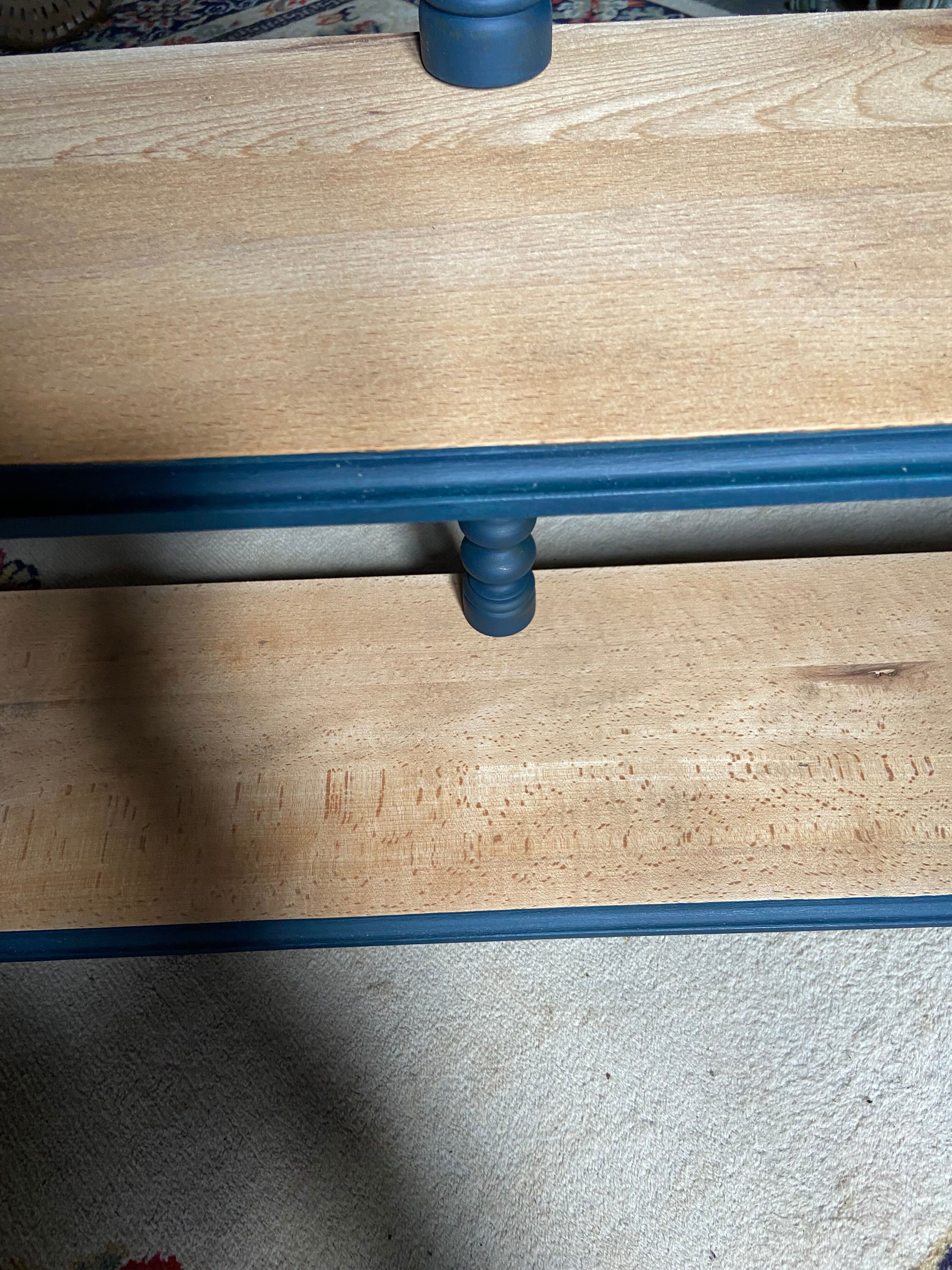 Floor on wooden legs