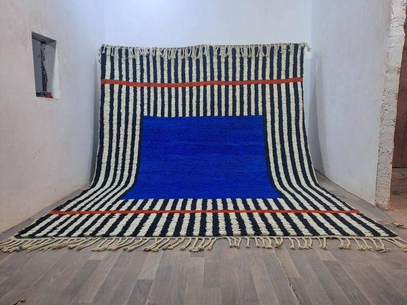 Handmade pure wool rug, size 200 x 300 cm.