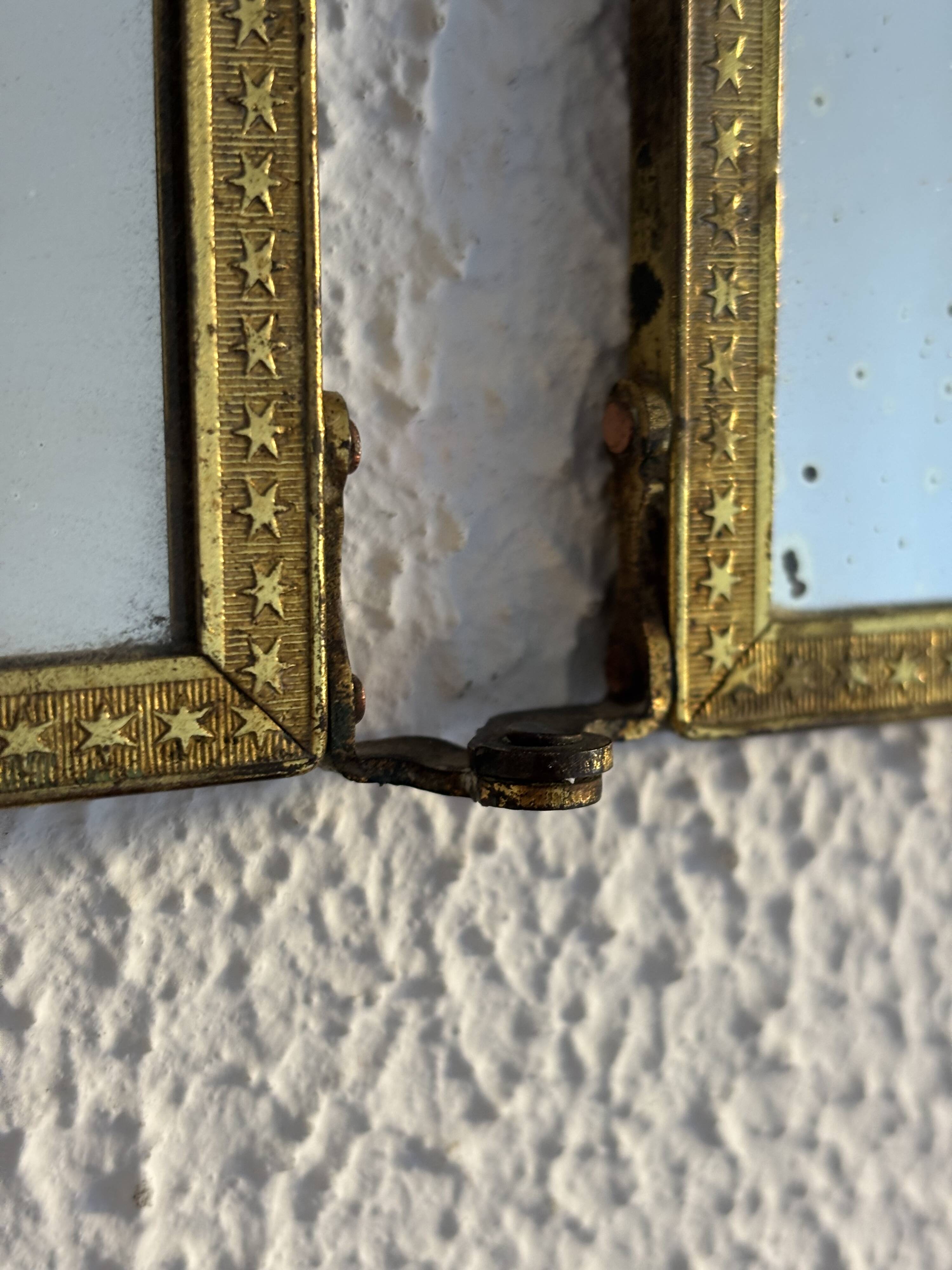 Vintage 1900 triptych barber mirror in gold, gallant scene - 20 x 59 cm
