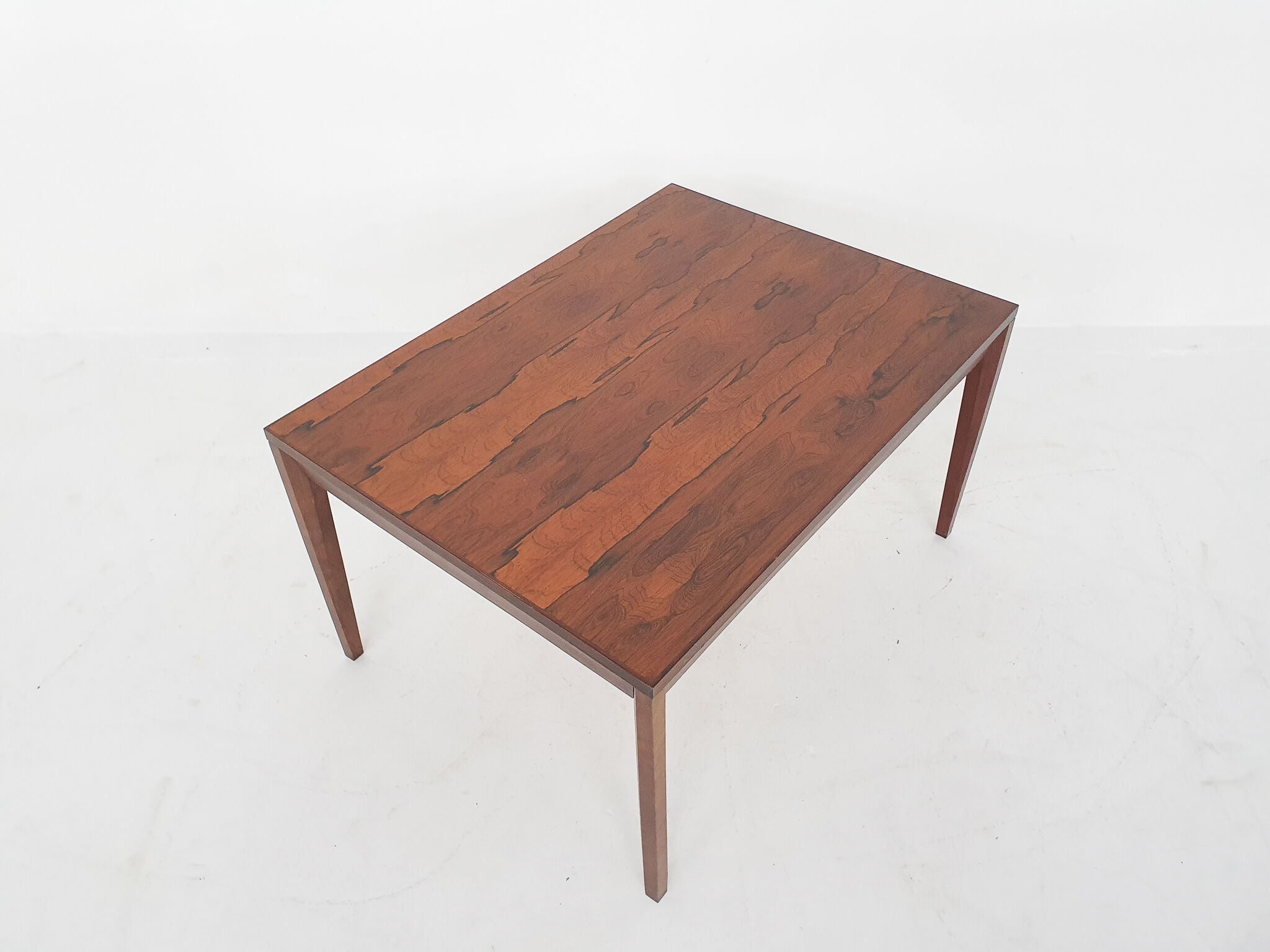 Table basse moderne scandinave de rectangle de bois de rose, années 60