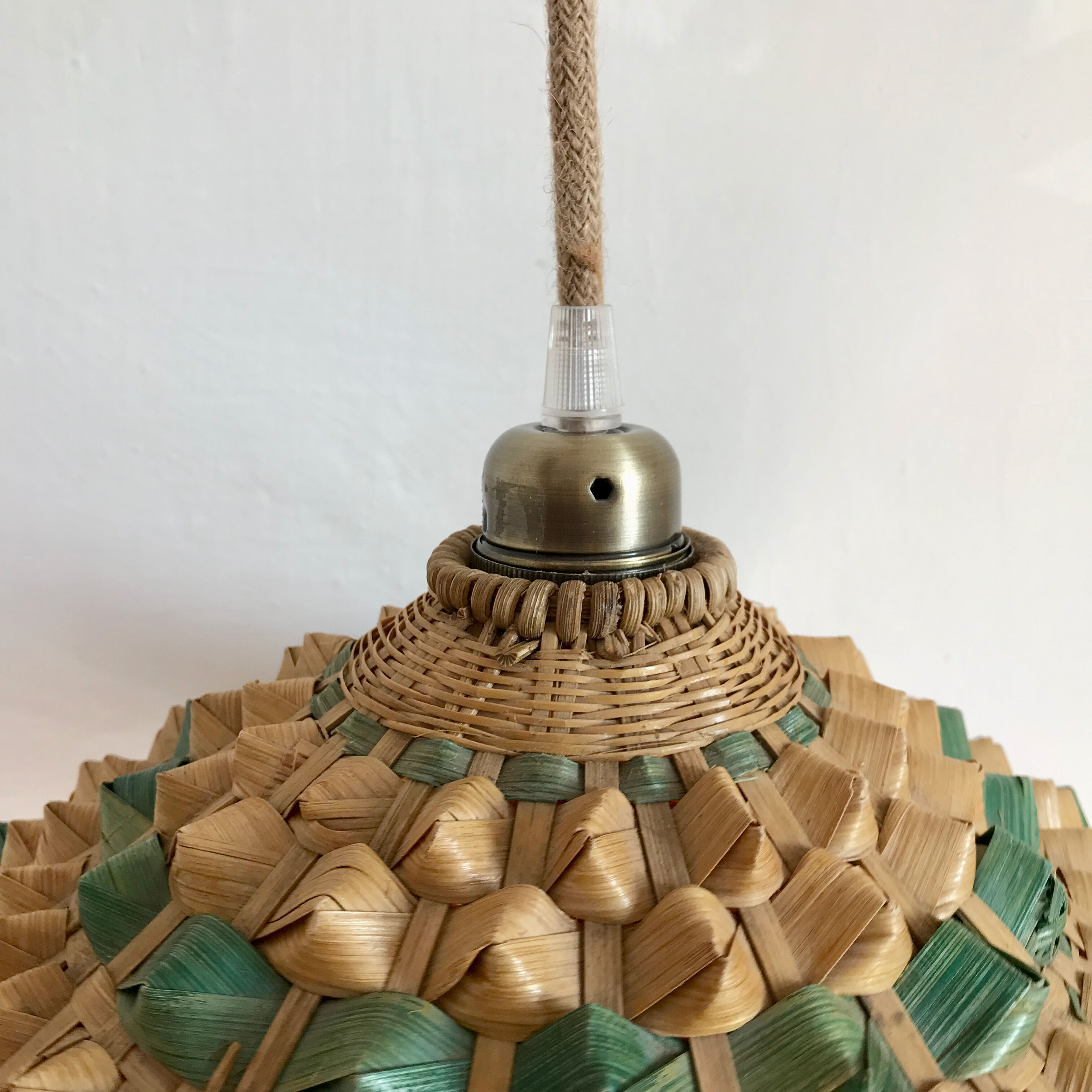 Japanese straw hat pendant lamp