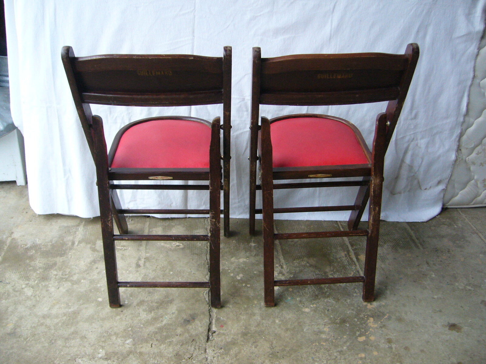 Wooden folding chairs and 60s shanghai skai