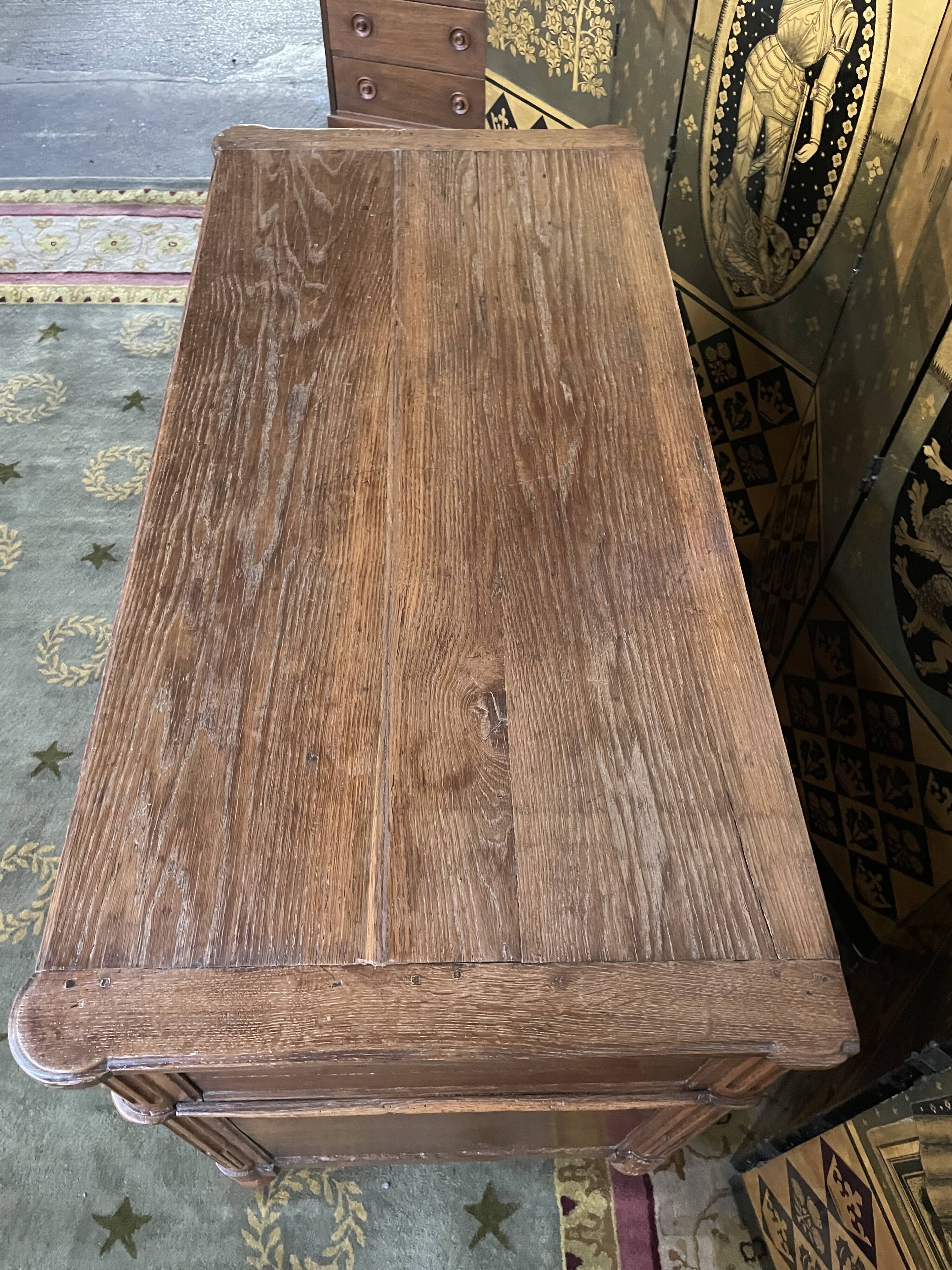 Commode Louis XVI en chêne 19eme
