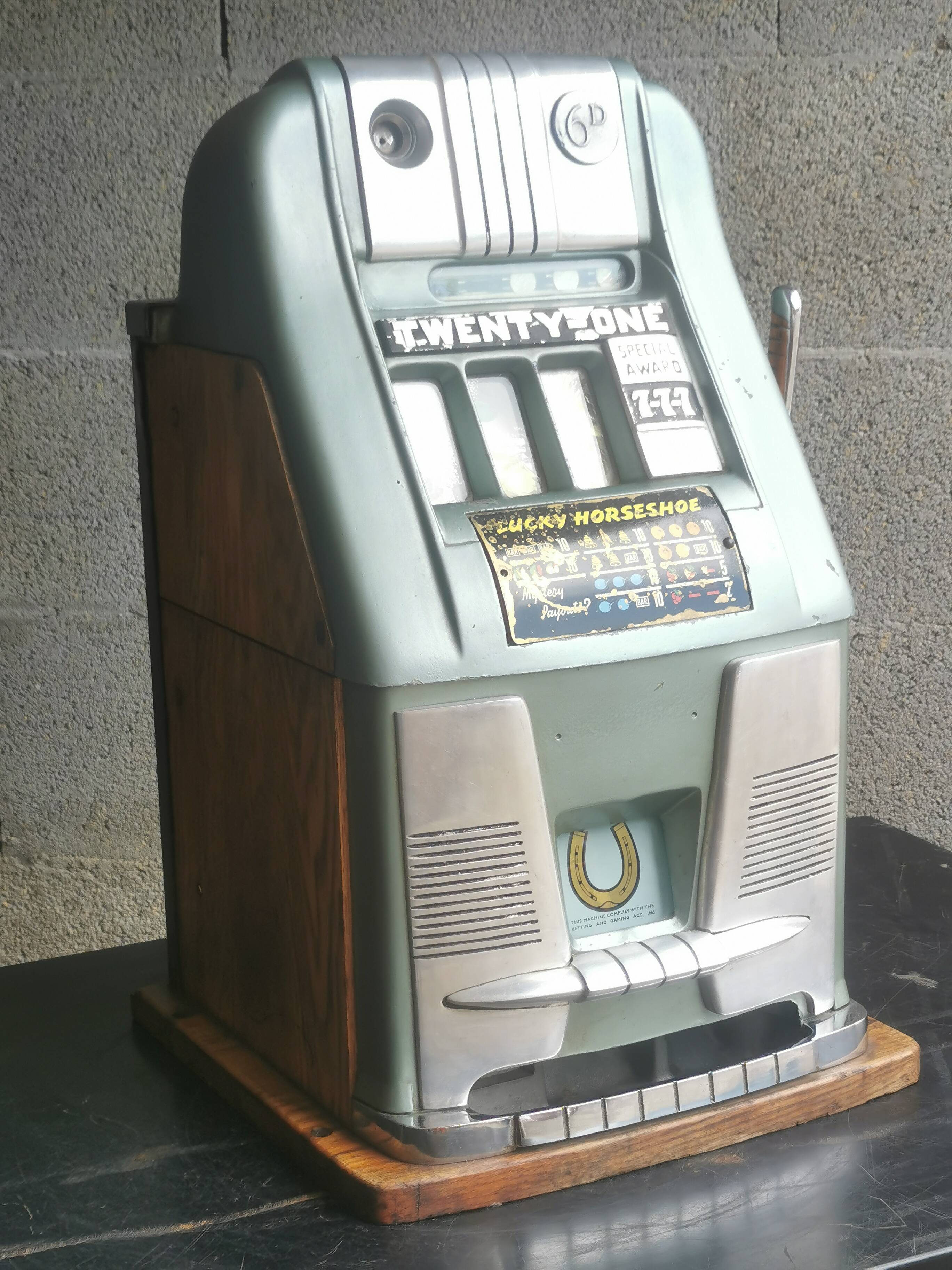 Vintage slot machine 60 "twenty one"