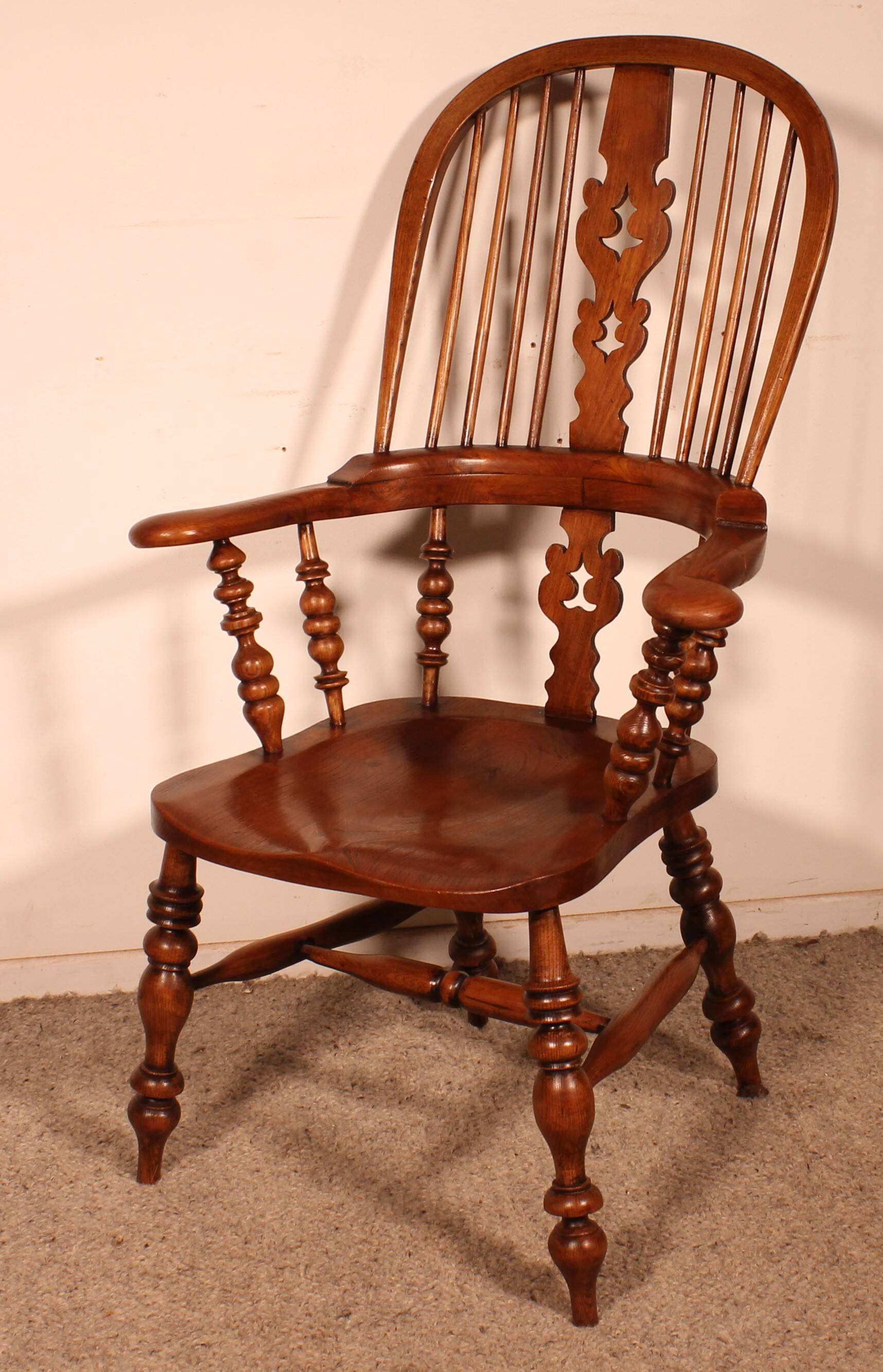 19th century Windsor oak armchair