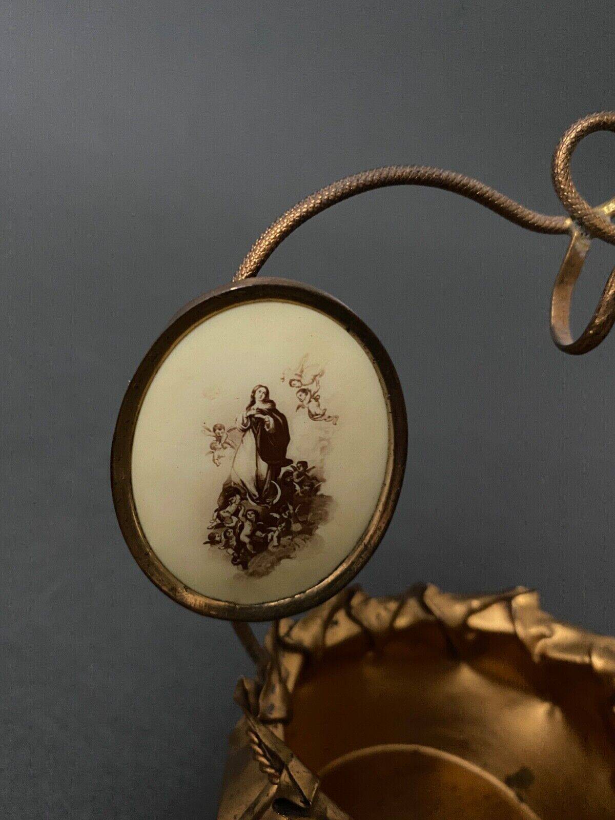 Golden metal basket Napoleon III 19th century foliage decoration religious medallion