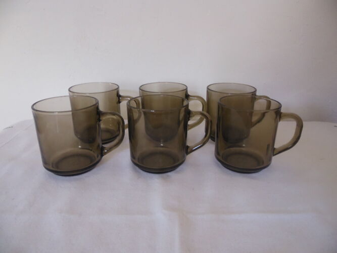 6 mugs en verre transparent fumé marron