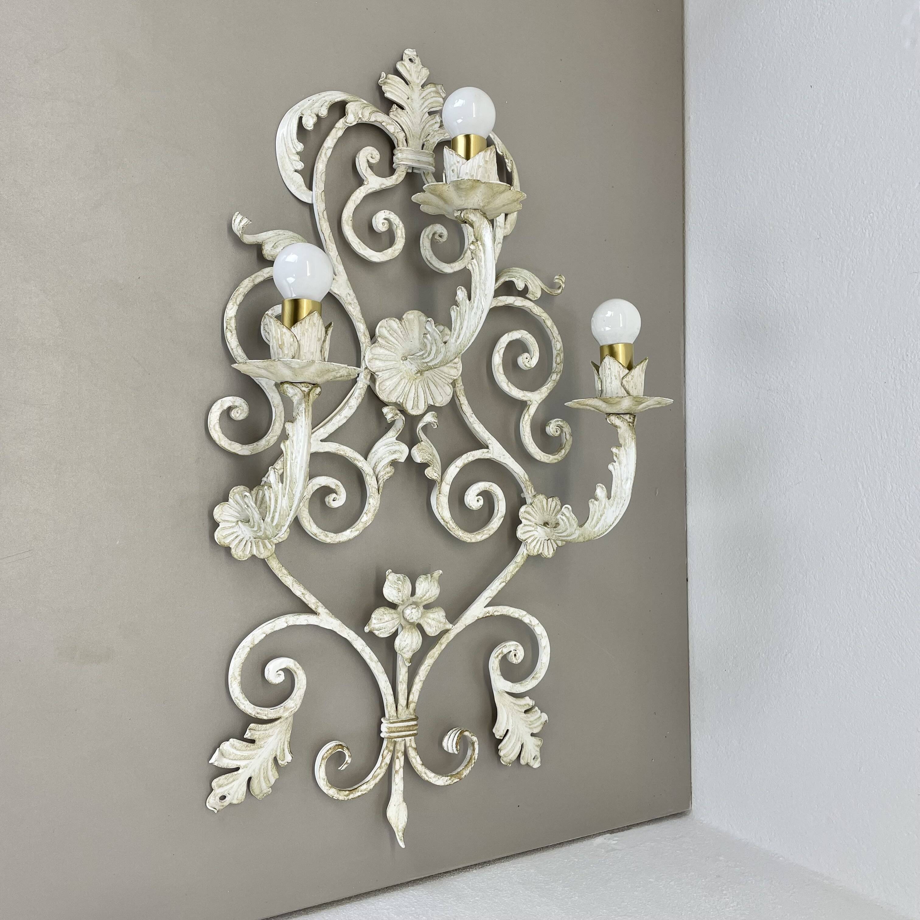 1 de 3 xxl 73cm blanc Métal Florentiner Applique murale de théâtre, Italie, années 1970