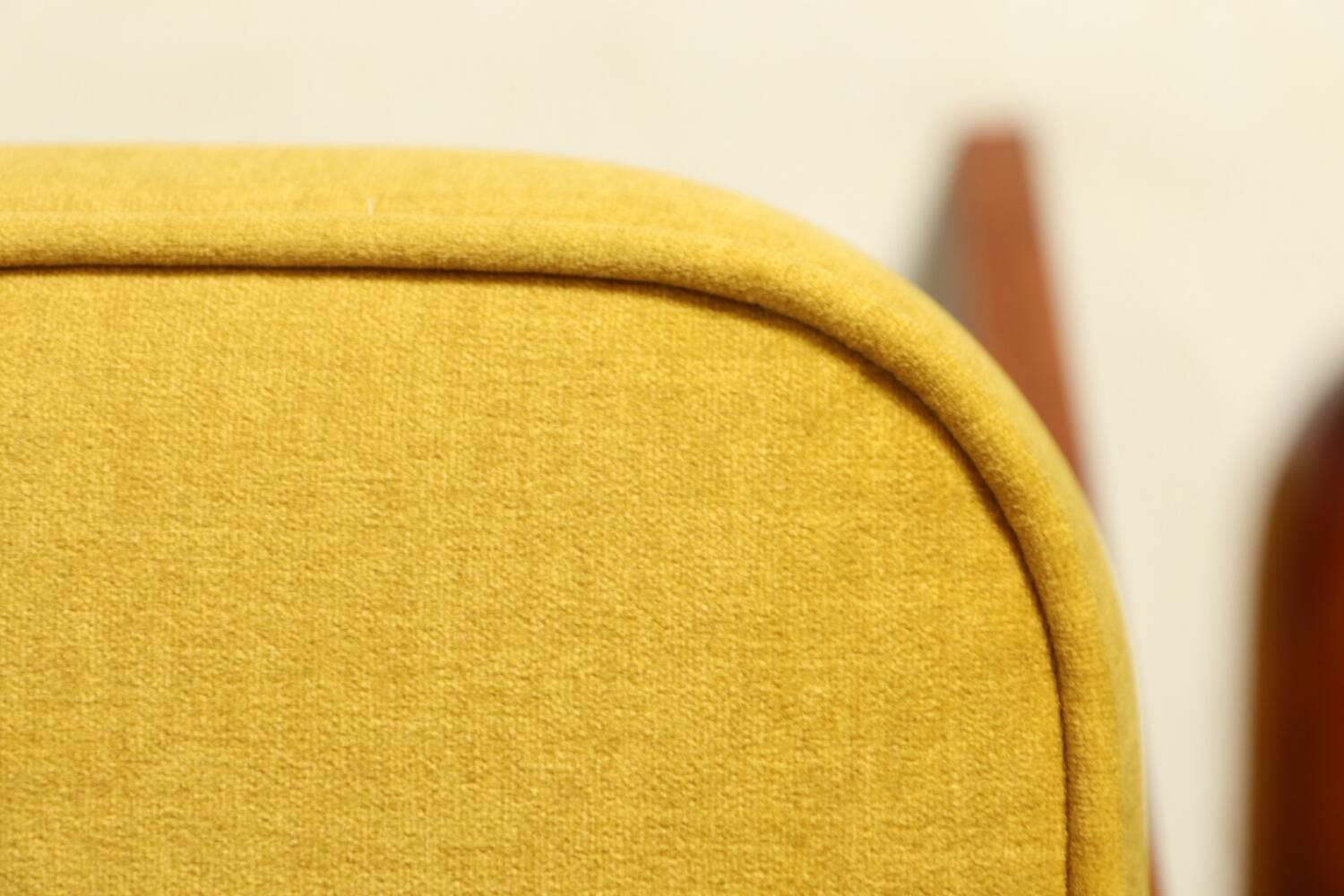 Scandinavian fauteuil jaune rétro  1970 milieu de siècle modern design chaise de salon