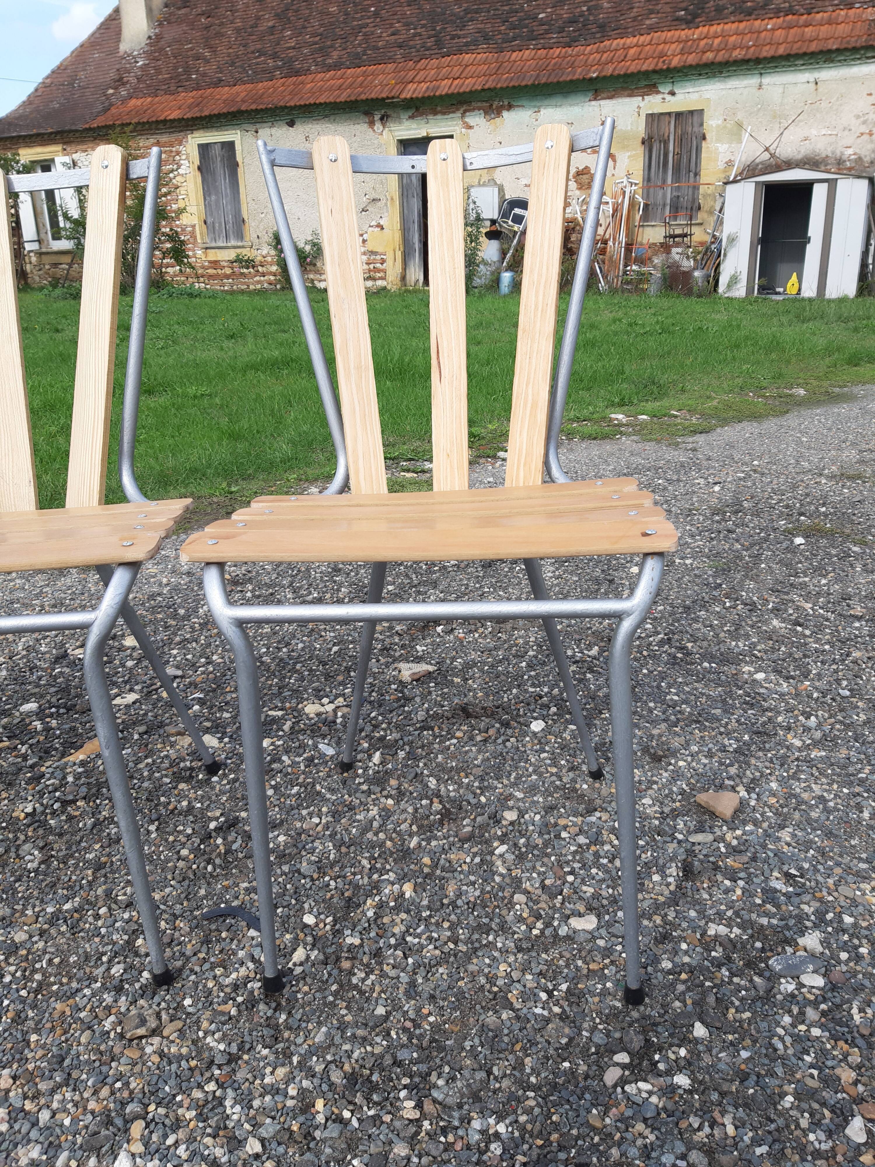 4 iron and wood bistrot chairs
