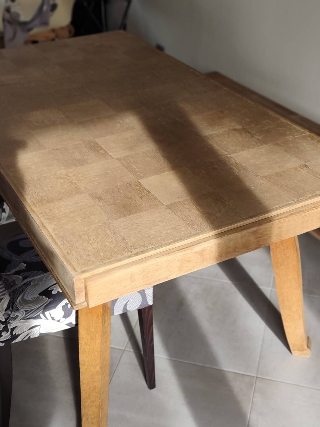 Table with a checkerboard effect top
