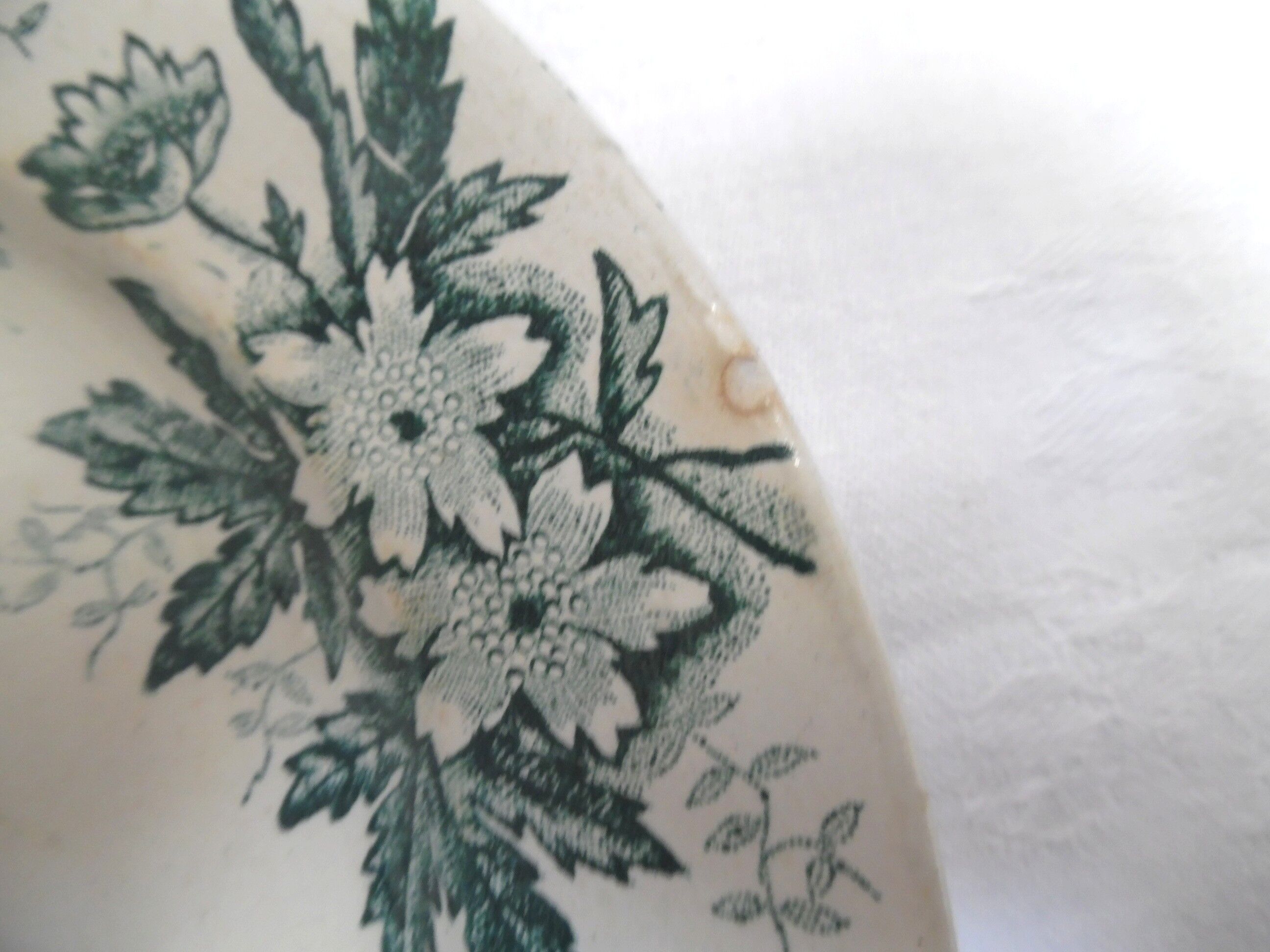 4 plates old st amand