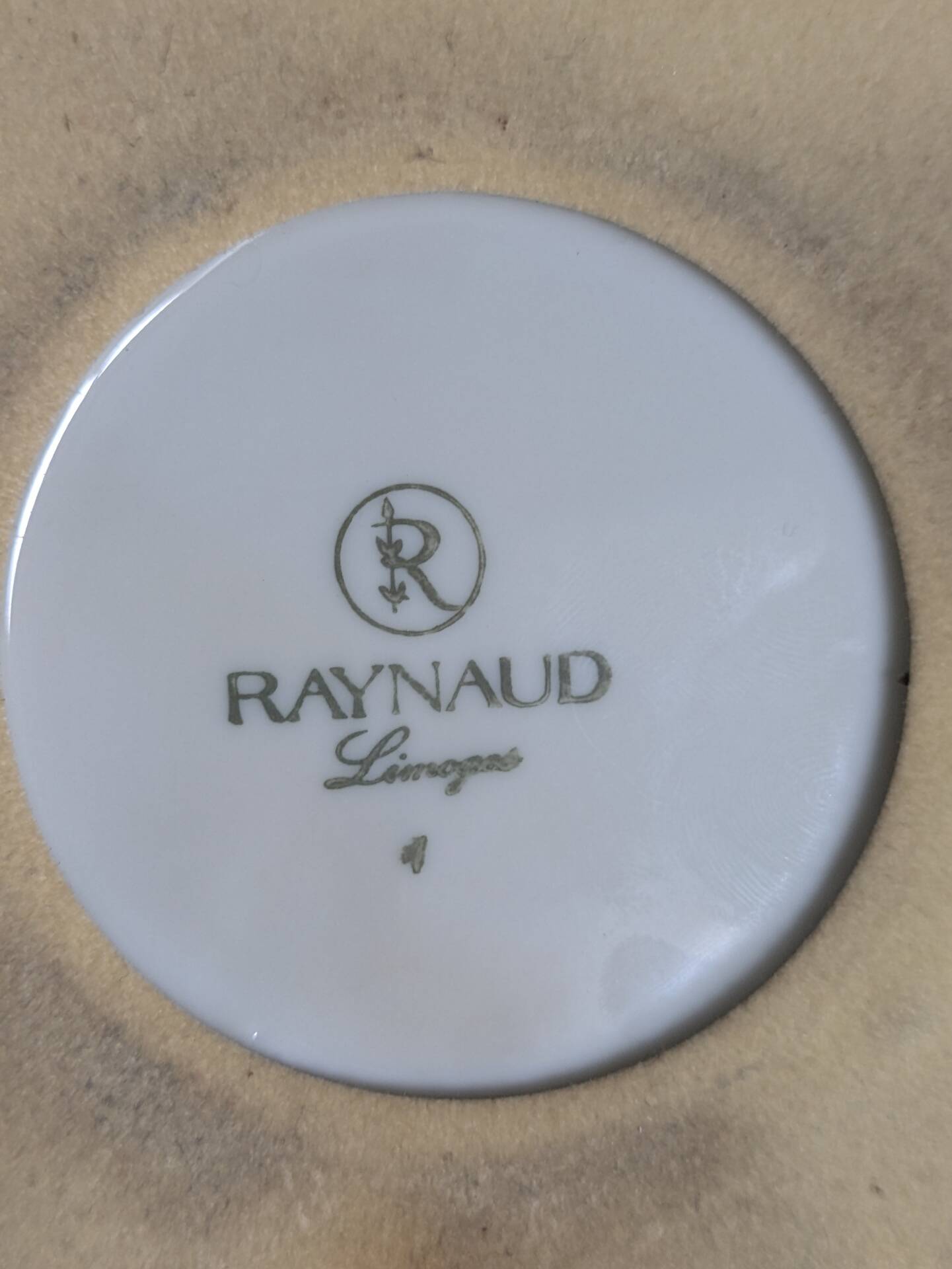 Vide poche Ancien porcelaine Limoges par Raynaud.