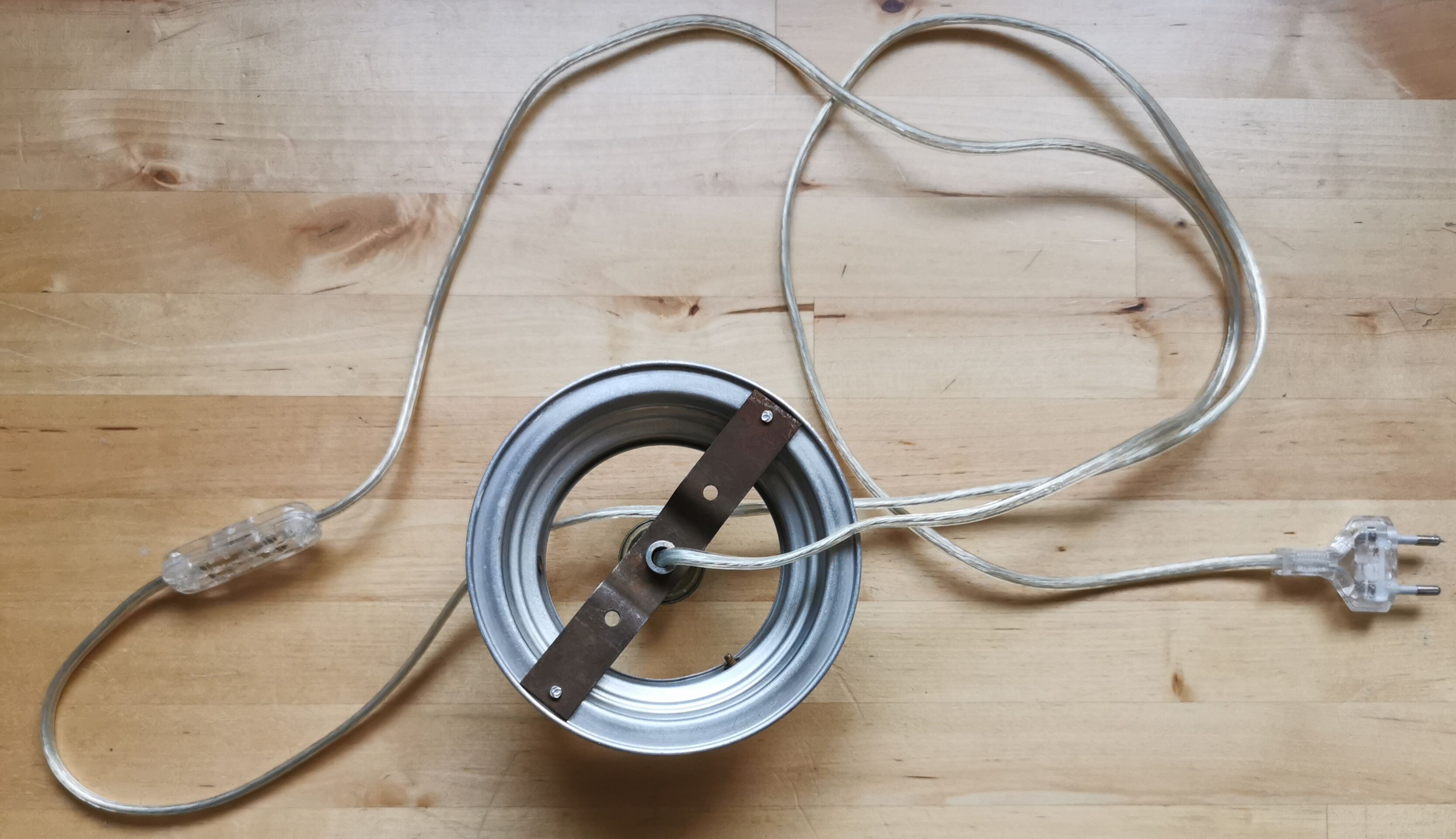 Art deco pressed glass pose lamp