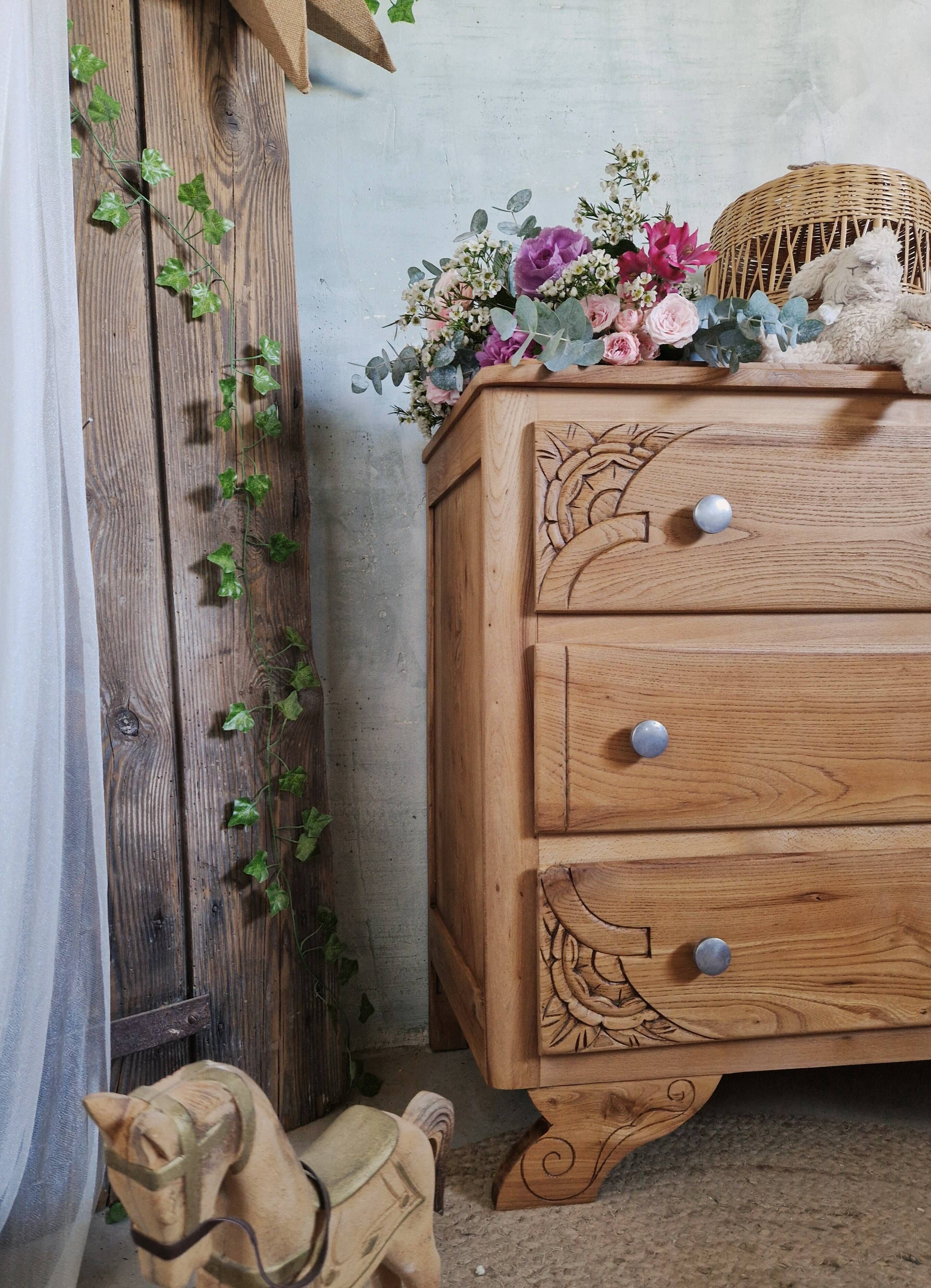 Beautiful Art Deco chest of drawers