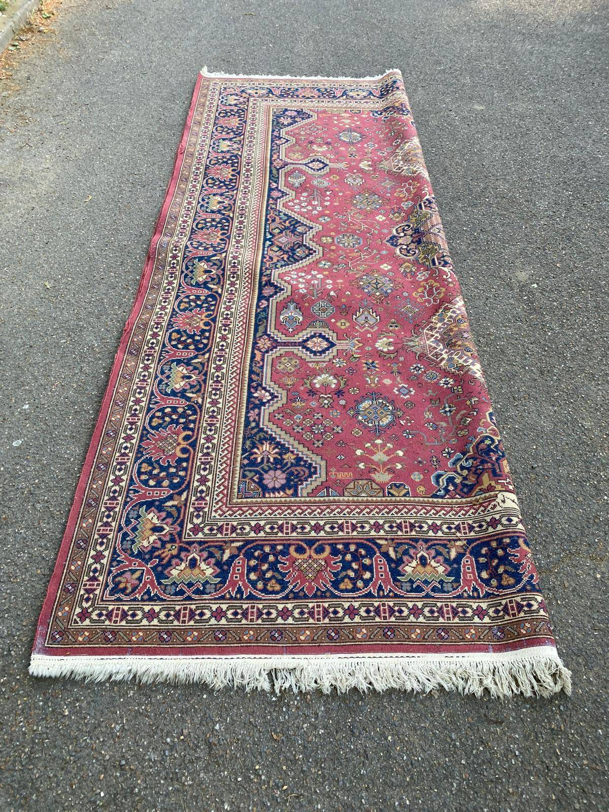 Persian rug in burgundy knotted wool 200x300