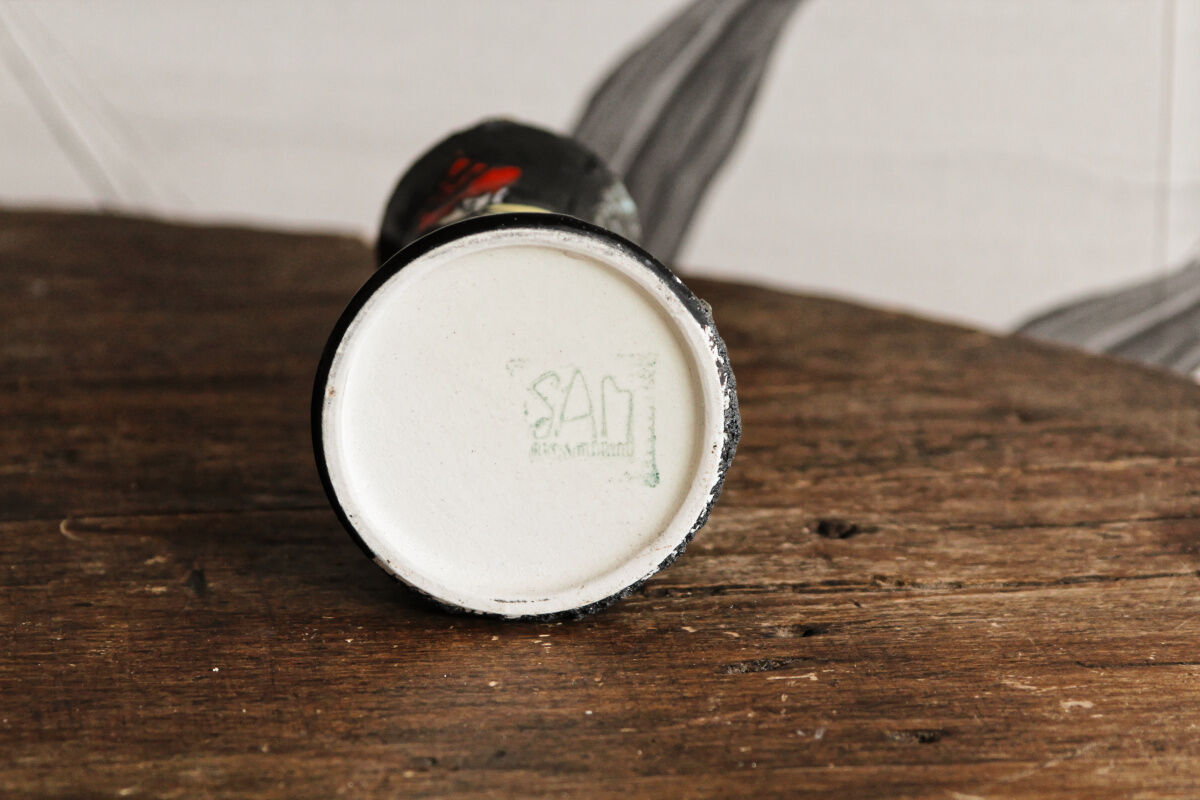 Pierrot diabolo vase, ceramics from San Marino