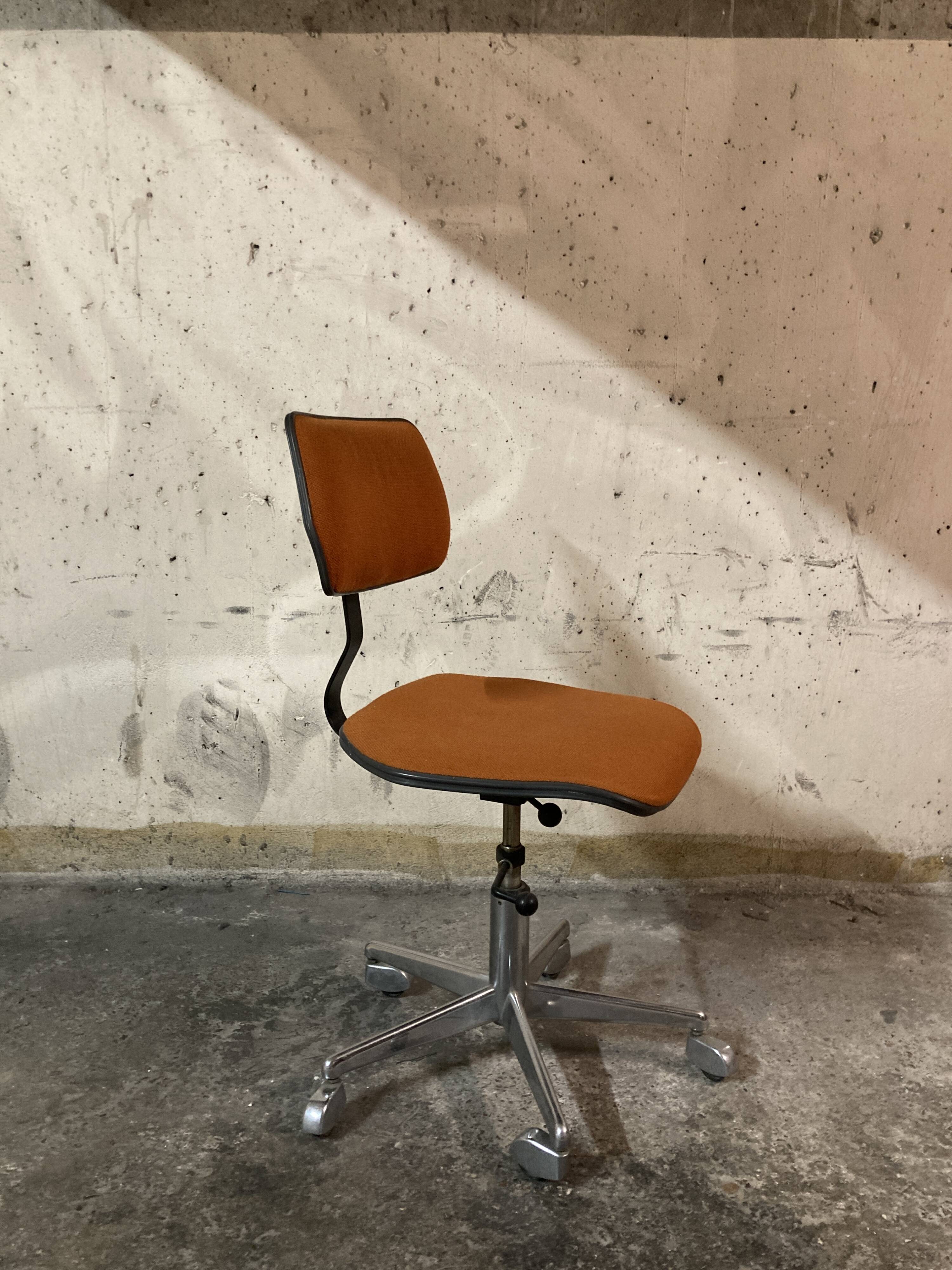 Chaise de bureau orange Jorgen Rasmussen 50-60's Labofa Mobler