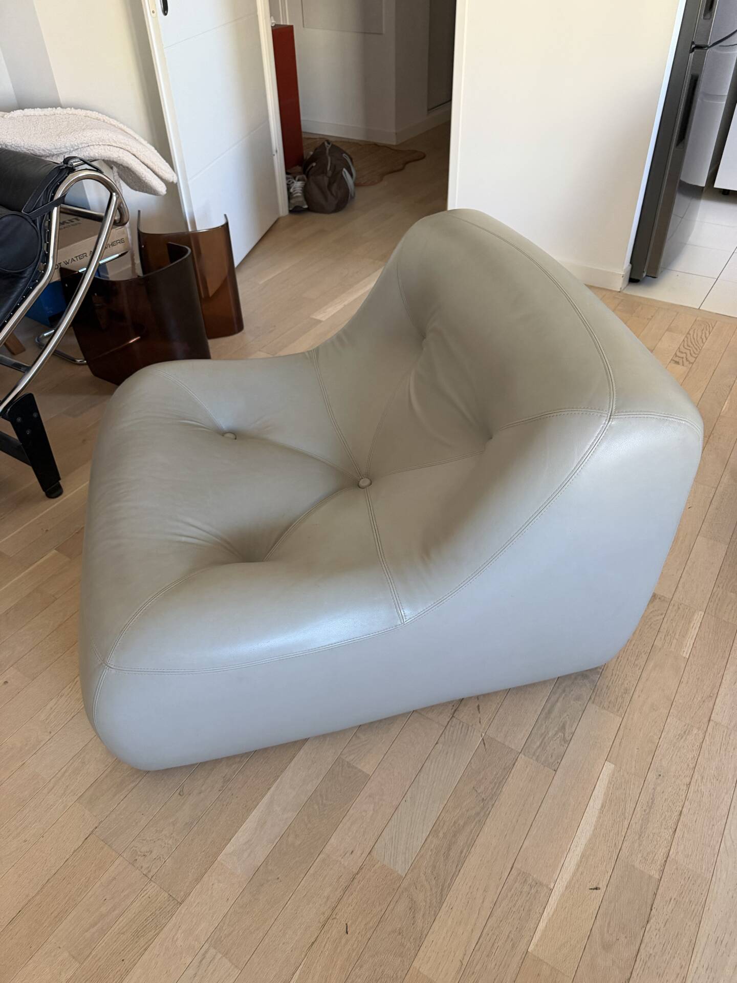 Kali armchair Ligne Roset