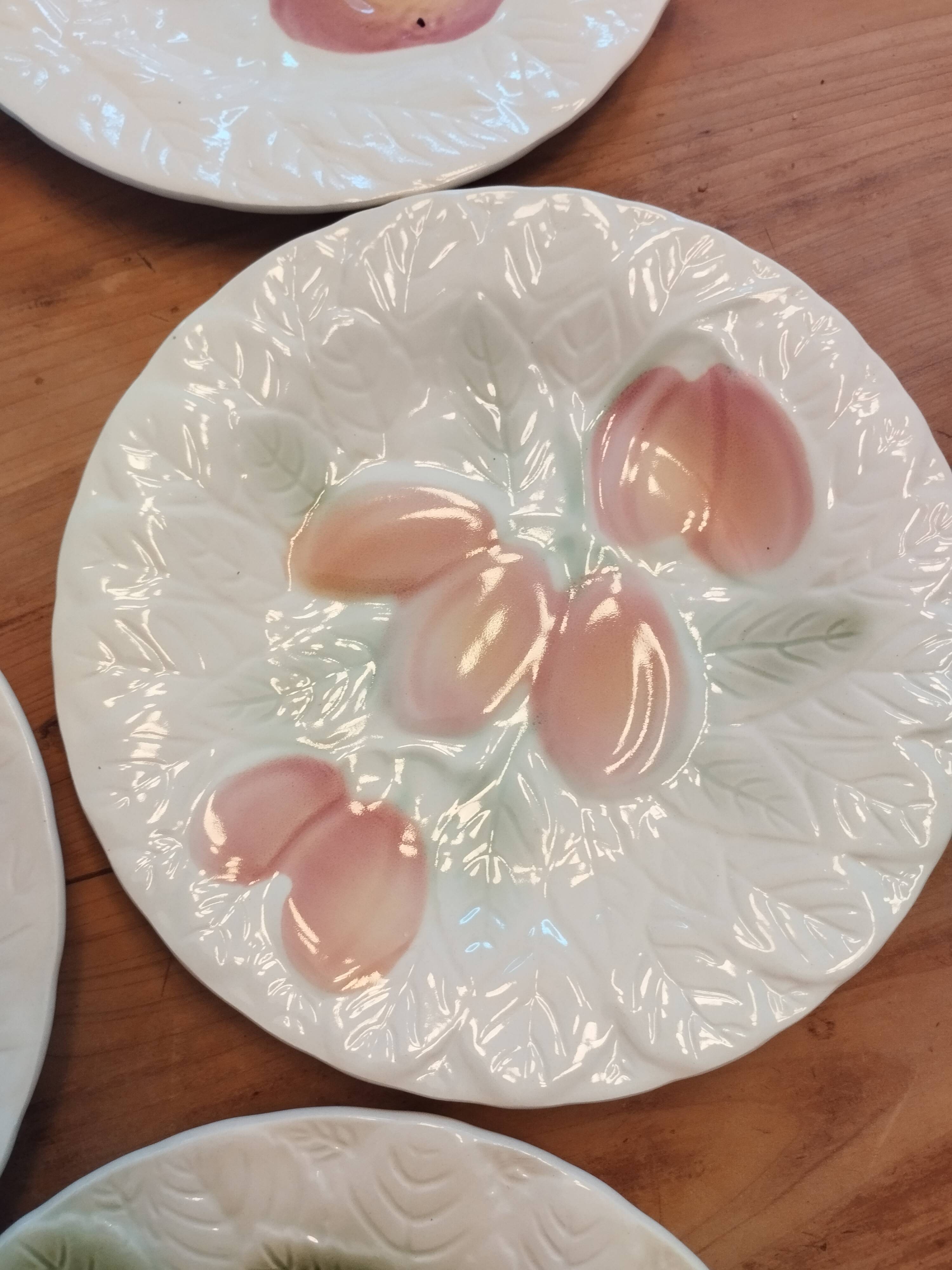 5 assiettes à dessert en barbotine Salins les Bains