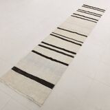 Long Tapis Couloir Off White à Rayures Noires, 74x351 Cm