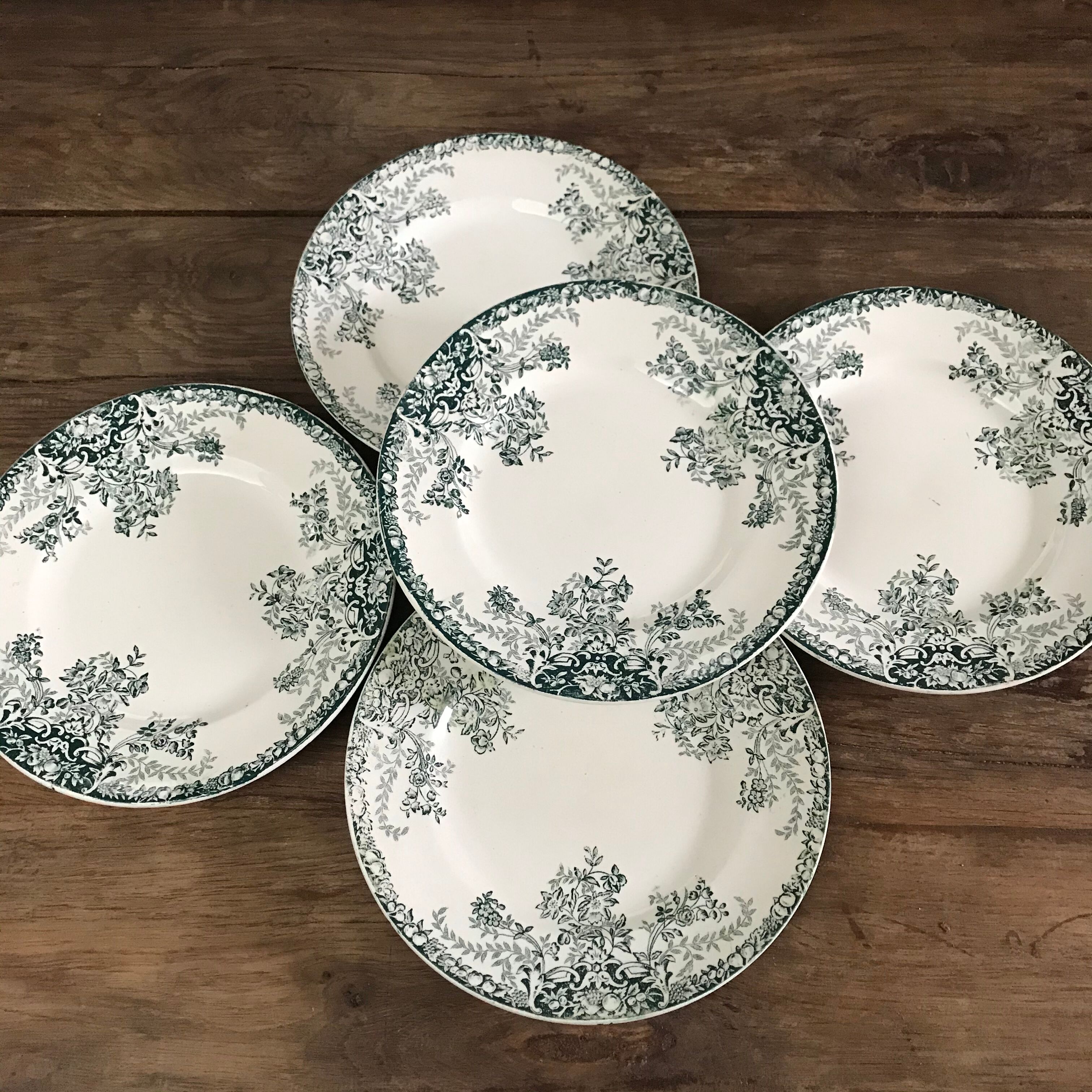 5 plates St Amand fruit pattern