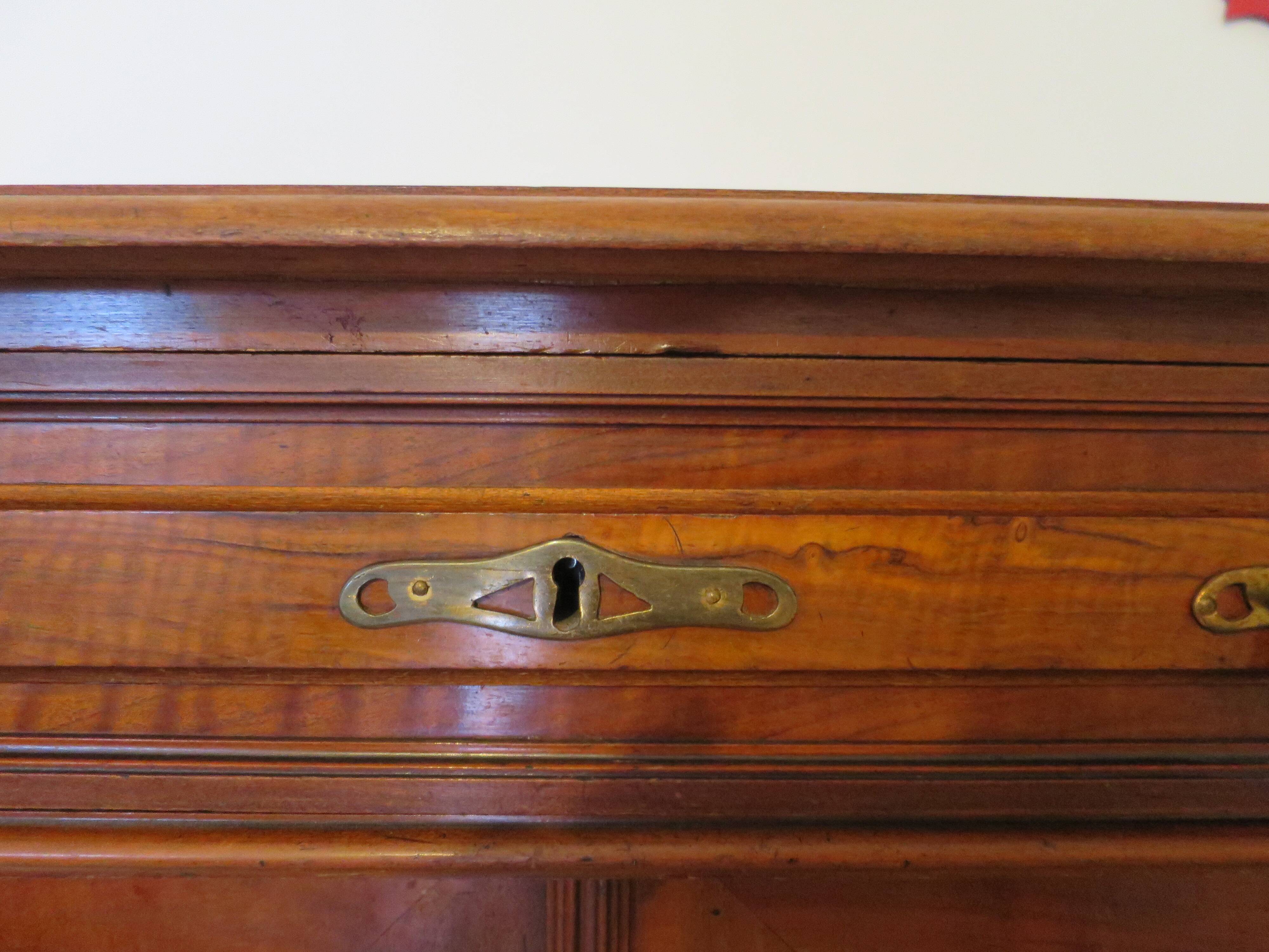 Bahut Buffet 1900 - Napoléon III - Placage noyer - 1 tiroir - 2 portes