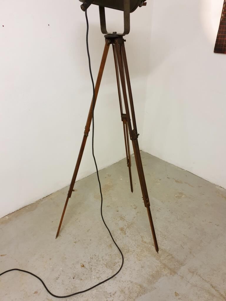 Cremer AE Paris projector
