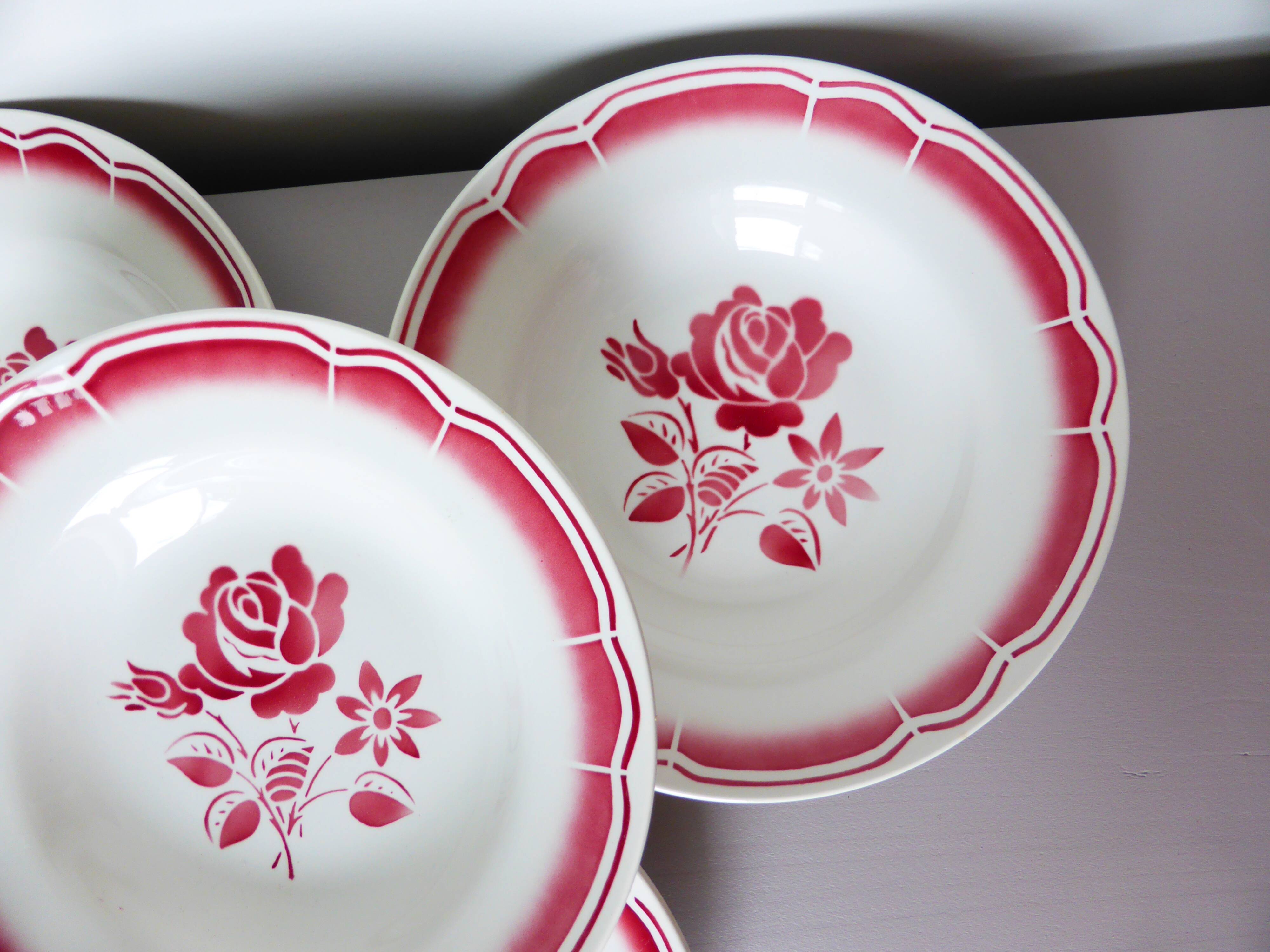 4 vintage porcelain soup plates 2008155